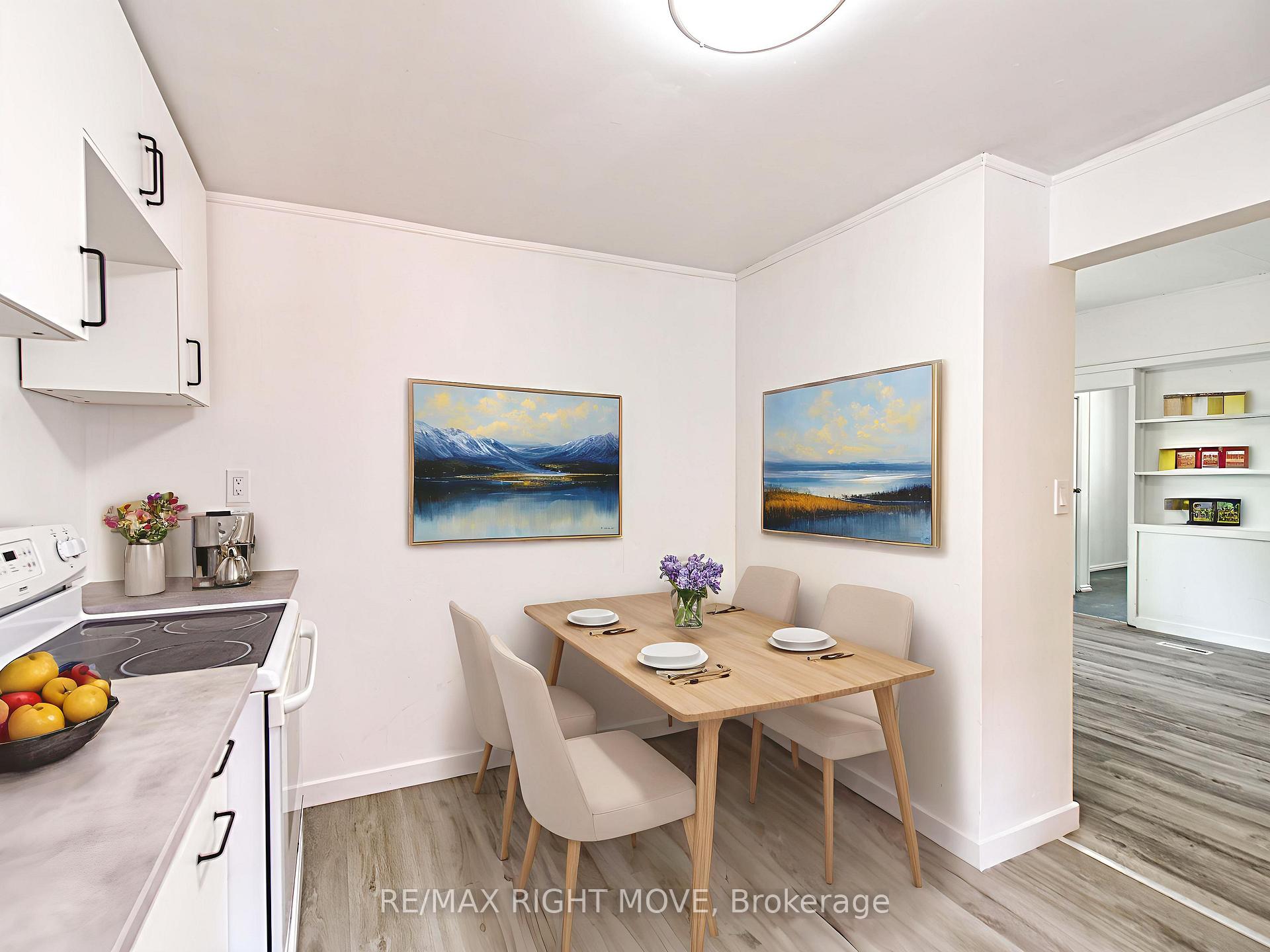 Photo 13 of 50 Albert Street N, Orillia — HOMEH