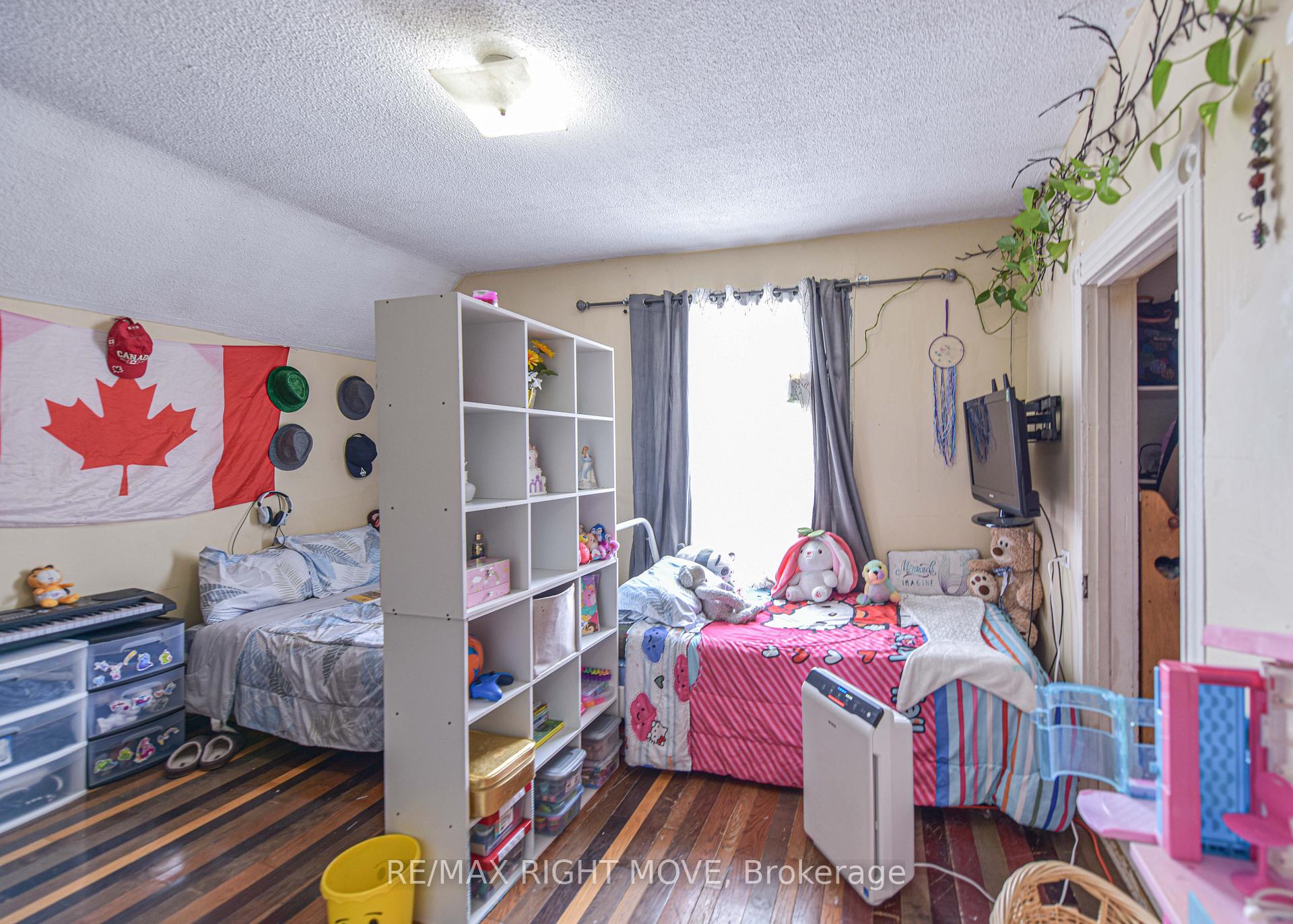 Photo 19 of 50 Albert Street N, Orillia — HOMEH
