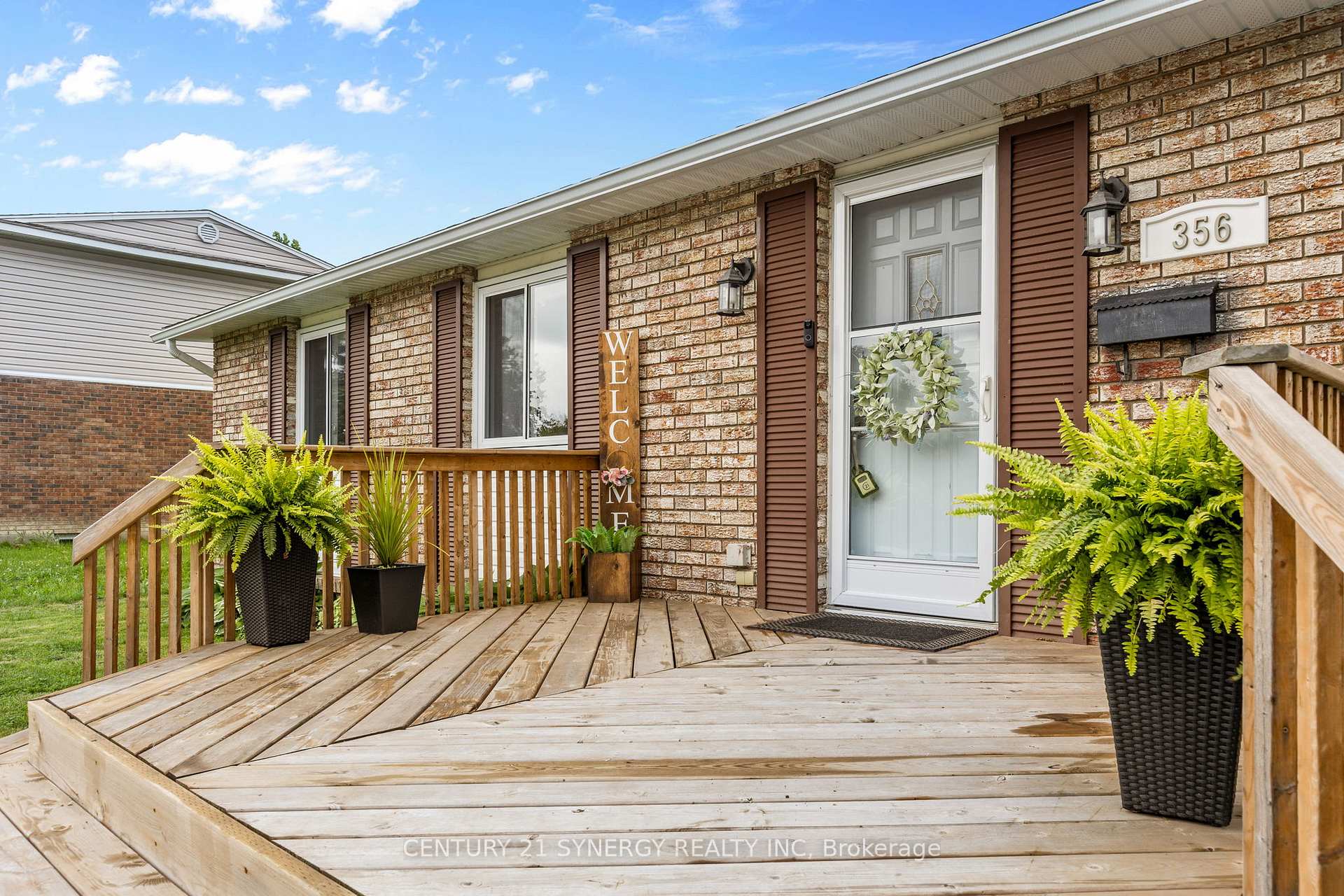 Photo 3 of 356 Amiens Street, Ottawa, Bilberry Creek/Queenswood Heights — HOMEH