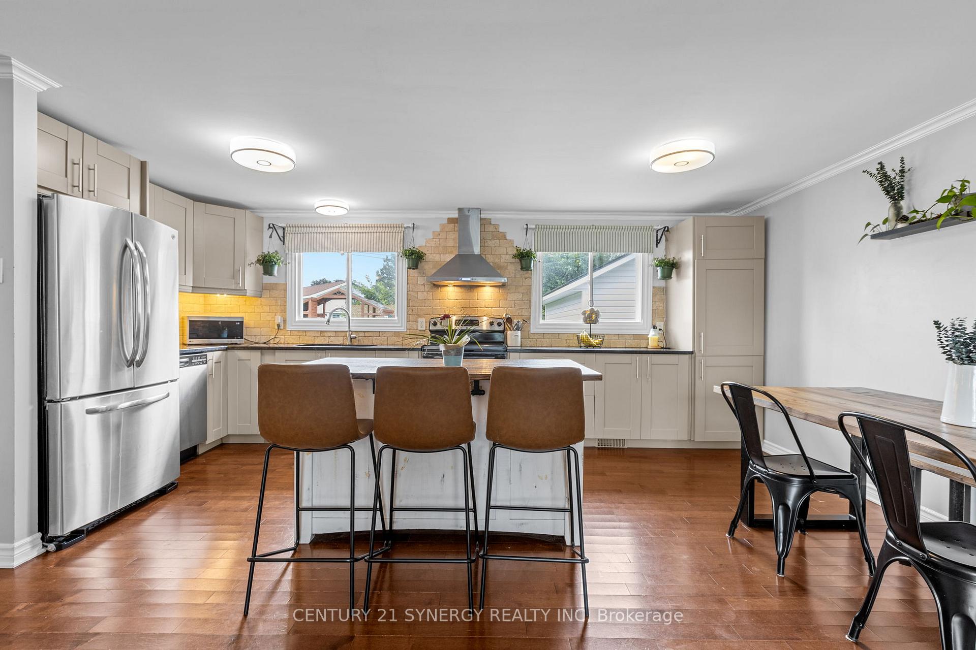 Photo 11 of 356 Amiens Street, Ottawa, Bilberry Creek/Queenswood Heights — HOMEH