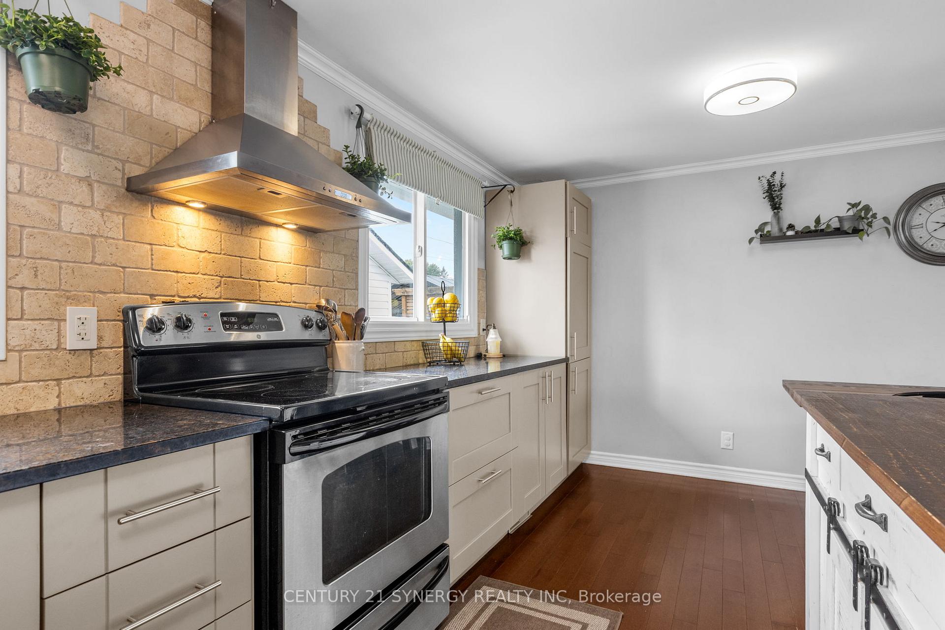 Photo 14 of 356 Amiens Street, Ottawa, Bilberry Creek/Queenswood Heights — HOMEH