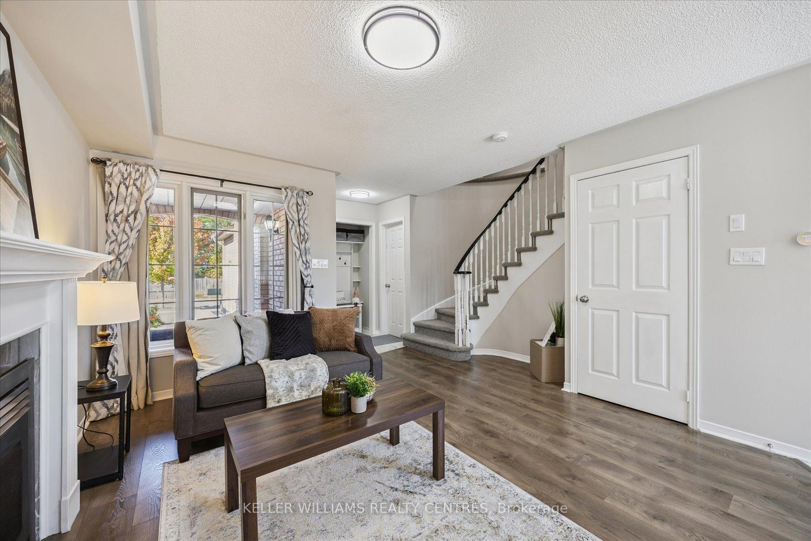 Photo 7 of 697 Walpole Crescent, Newmarket, Stonehaven-Wyndham — HOMEH