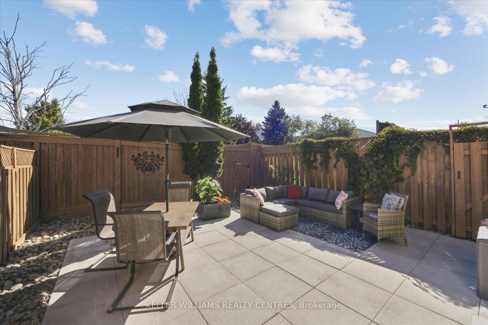 Photo 16 of 697 Walpole Crescent, Newmarket, Stonehaven-Wyndham — HOMEH
