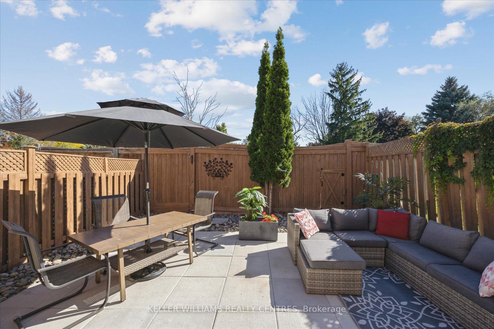 Photo 17 of 697 Walpole Crescent, Newmarket, Stonehaven-Wyndham — HOMEH