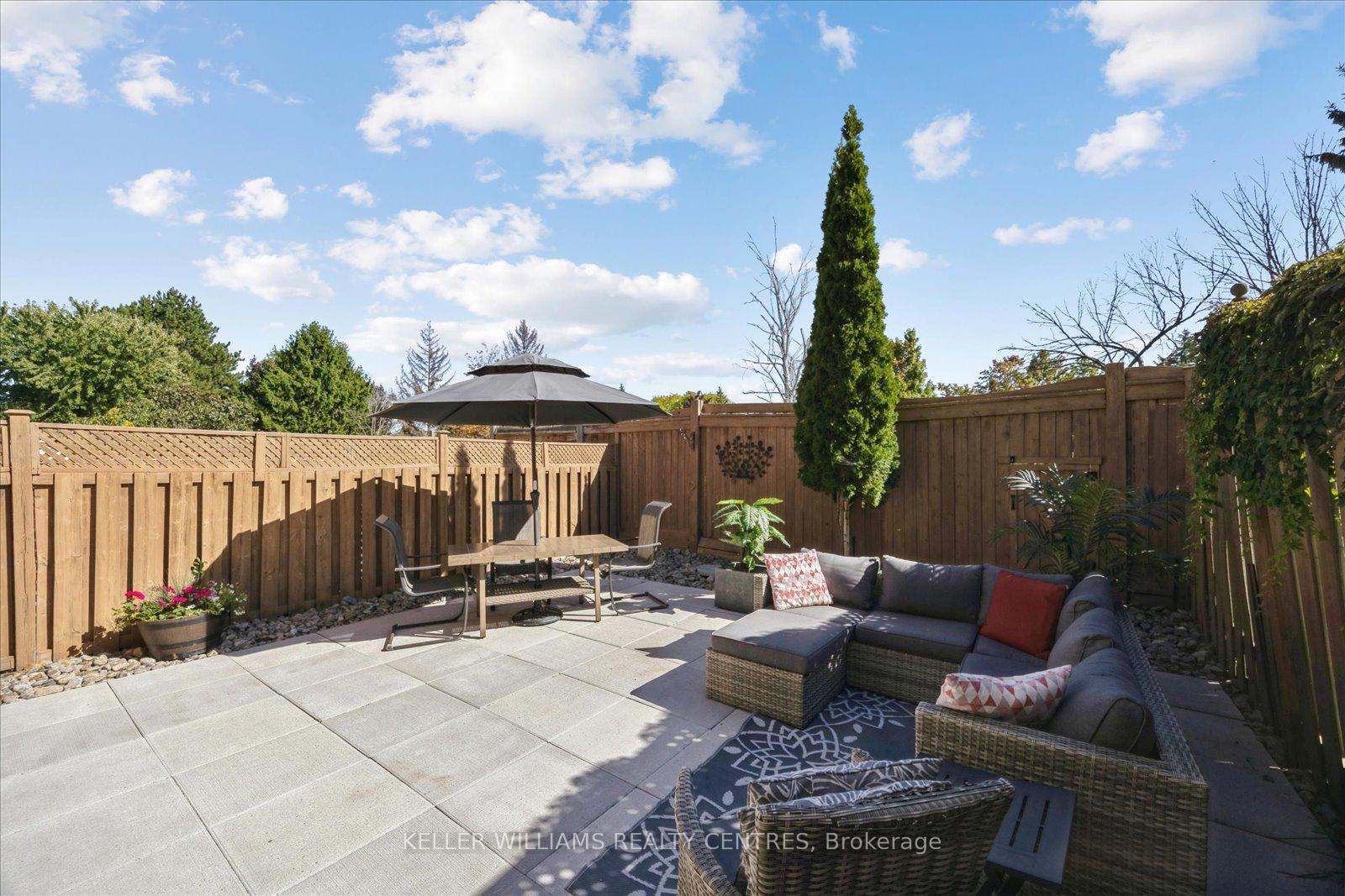 Photo 18 of 697 Walpole Crescent, Newmarket, Stonehaven-Wyndham — HOMEH