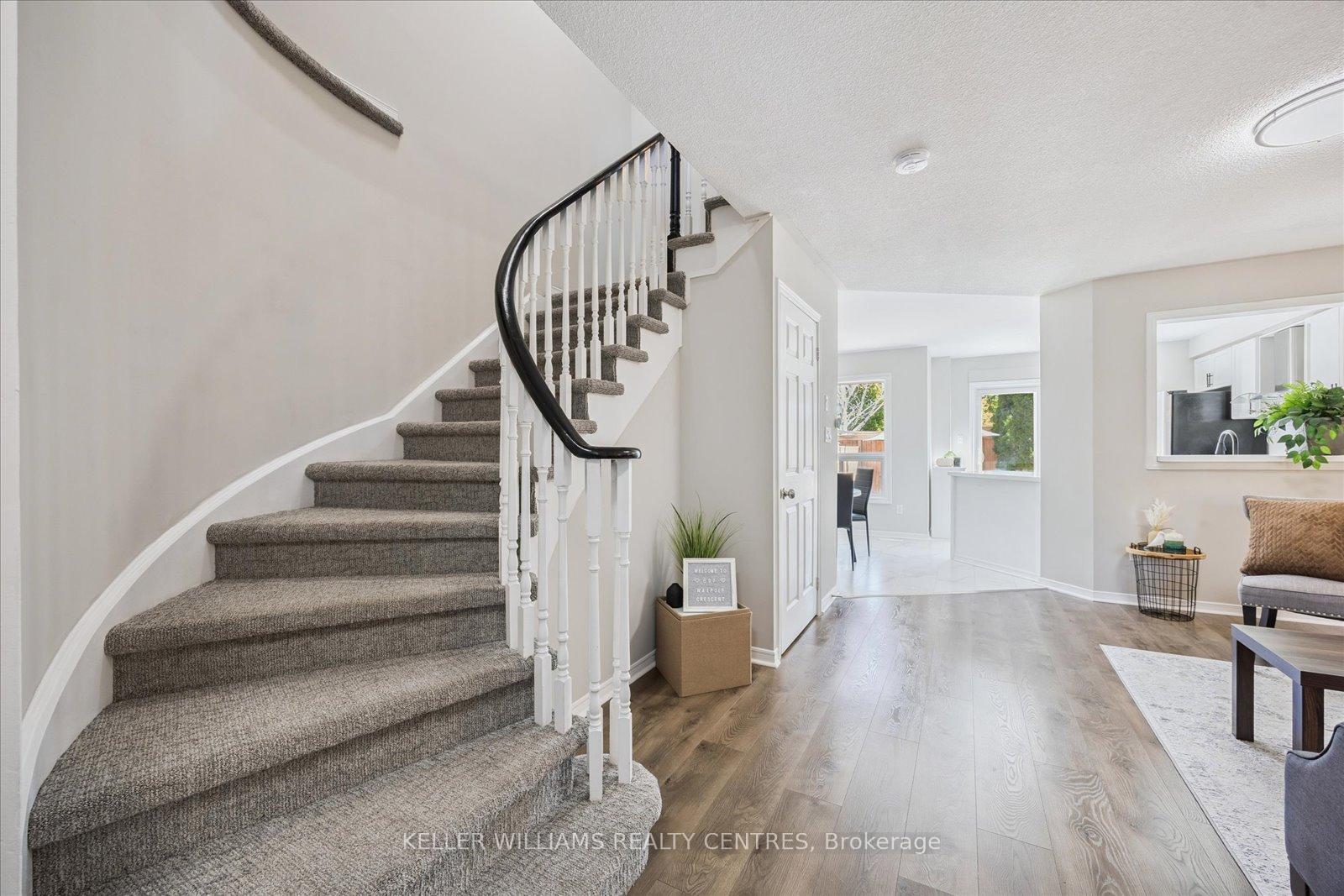 Photo 20 of 697 Walpole Crescent, Newmarket, Stonehaven-Wyndham — HOMEH