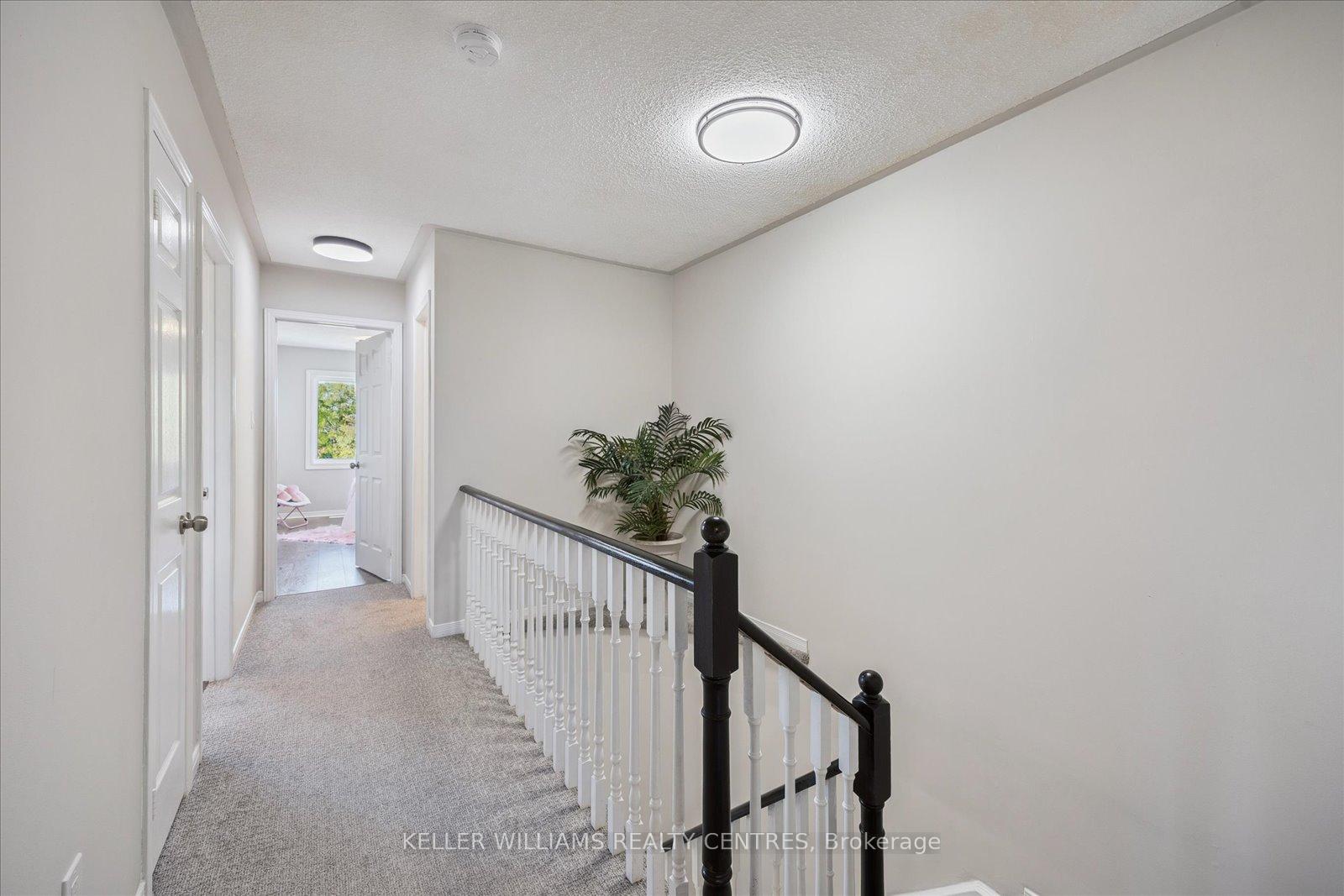 Photo 21 of 697 Walpole Crescent, Newmarket, Stonehaven-Wyndham — HOMEH