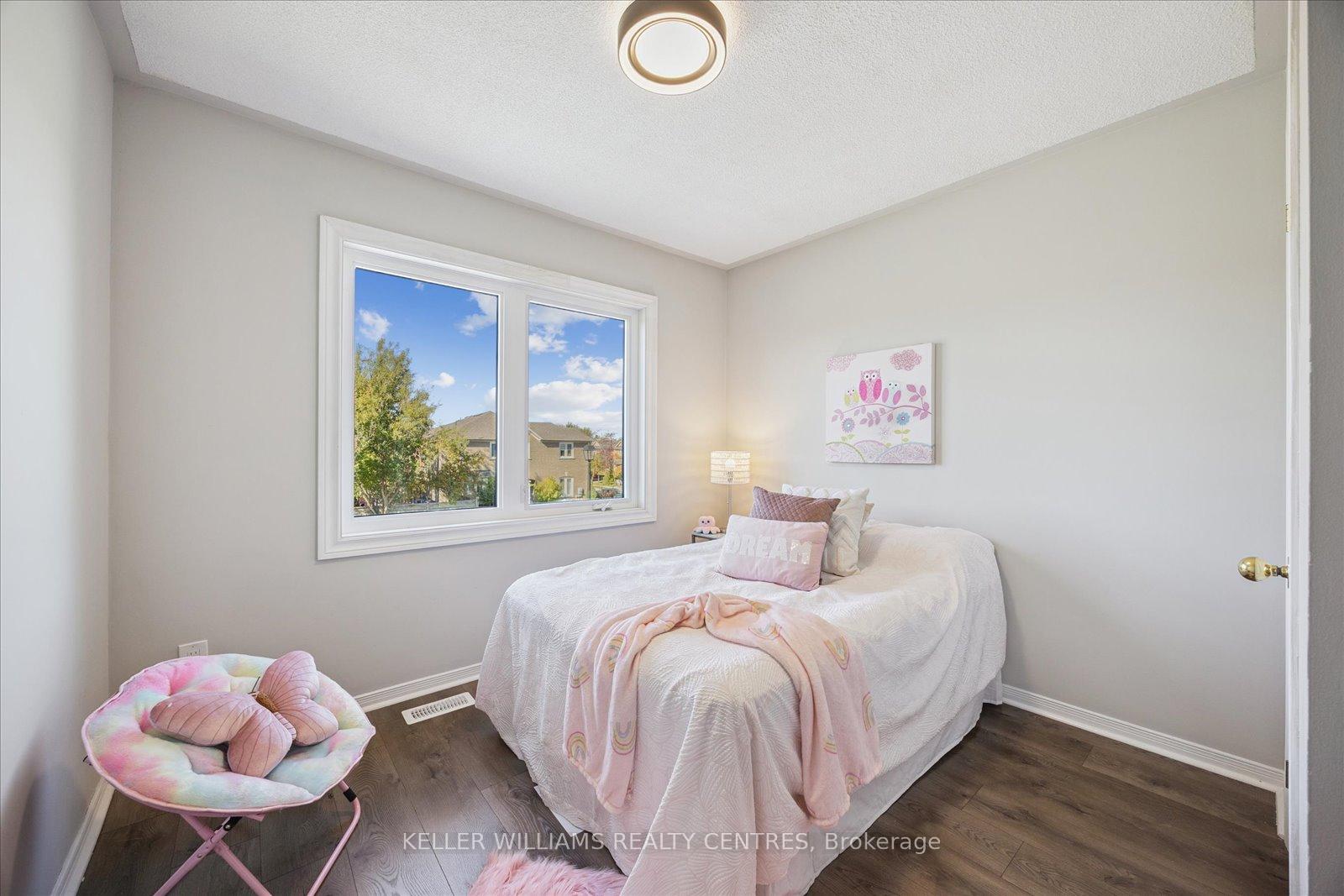 Photo 26 of 697 Walpole Crescent, Newmarket, Stonehaven-Wyndham — HOMEH