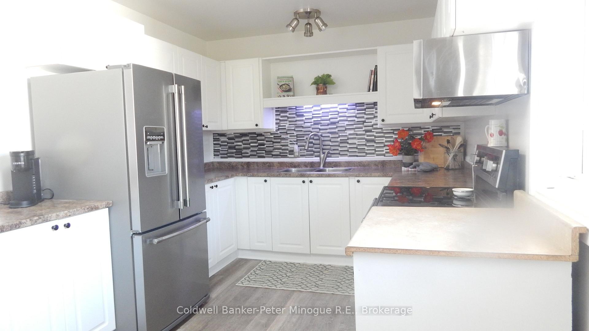 Photo 4 of 105 Strathcona Drive, North Bay, Ferris — HOMEH