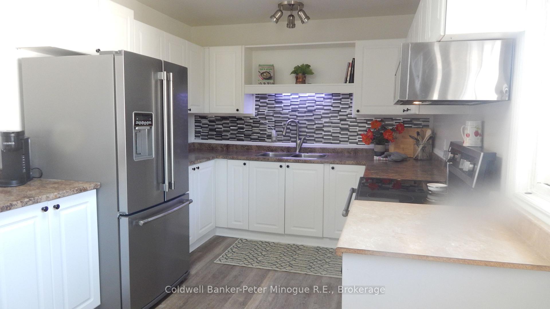 Photo 5 of 105 Strathcona Drive, North Bay, Ferris — HOMEH