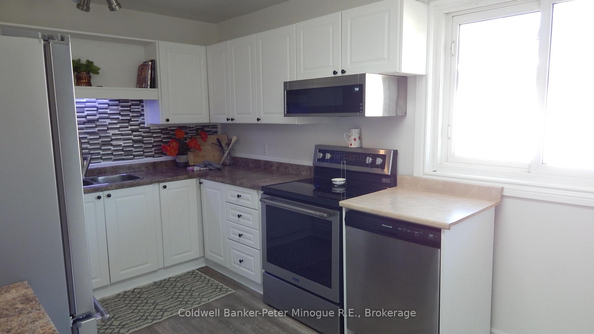 Photo 6 of 105 Strathcona Drive, North Bay, Ferris — HOMEH