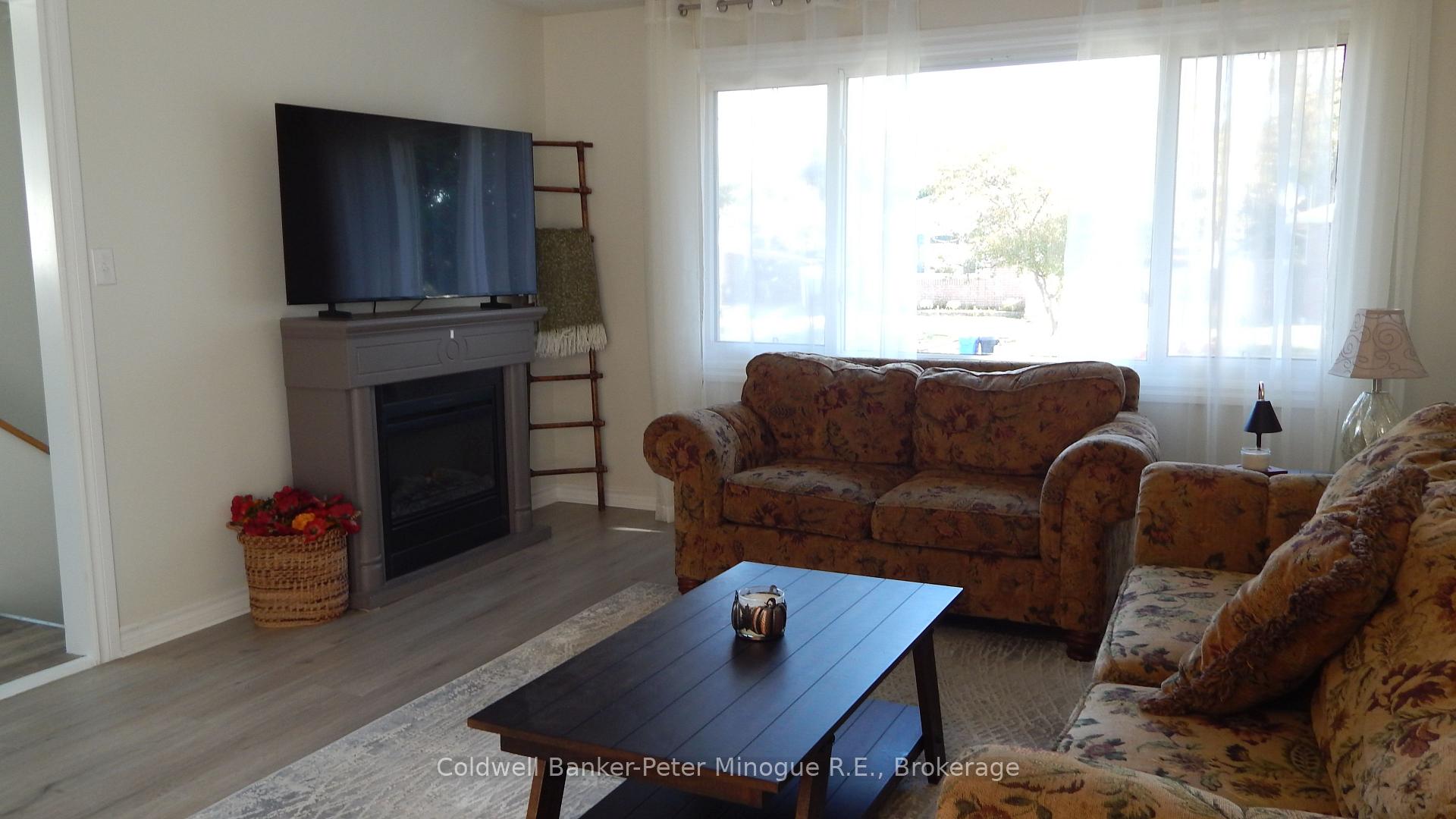 Photo 8 of 105 Strathcona Drive, North Bay, Ferris — HOMEH