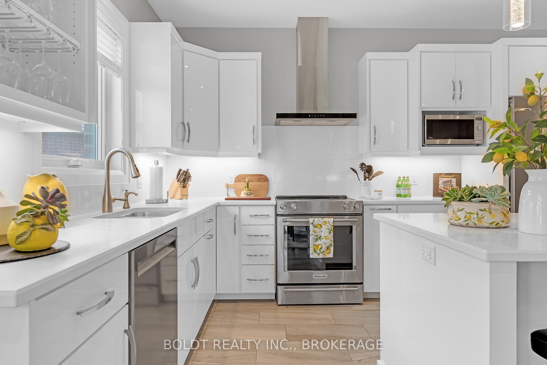 Photo 21 of 7 Emily Lane, Pelham, Fonthill — HOMEH