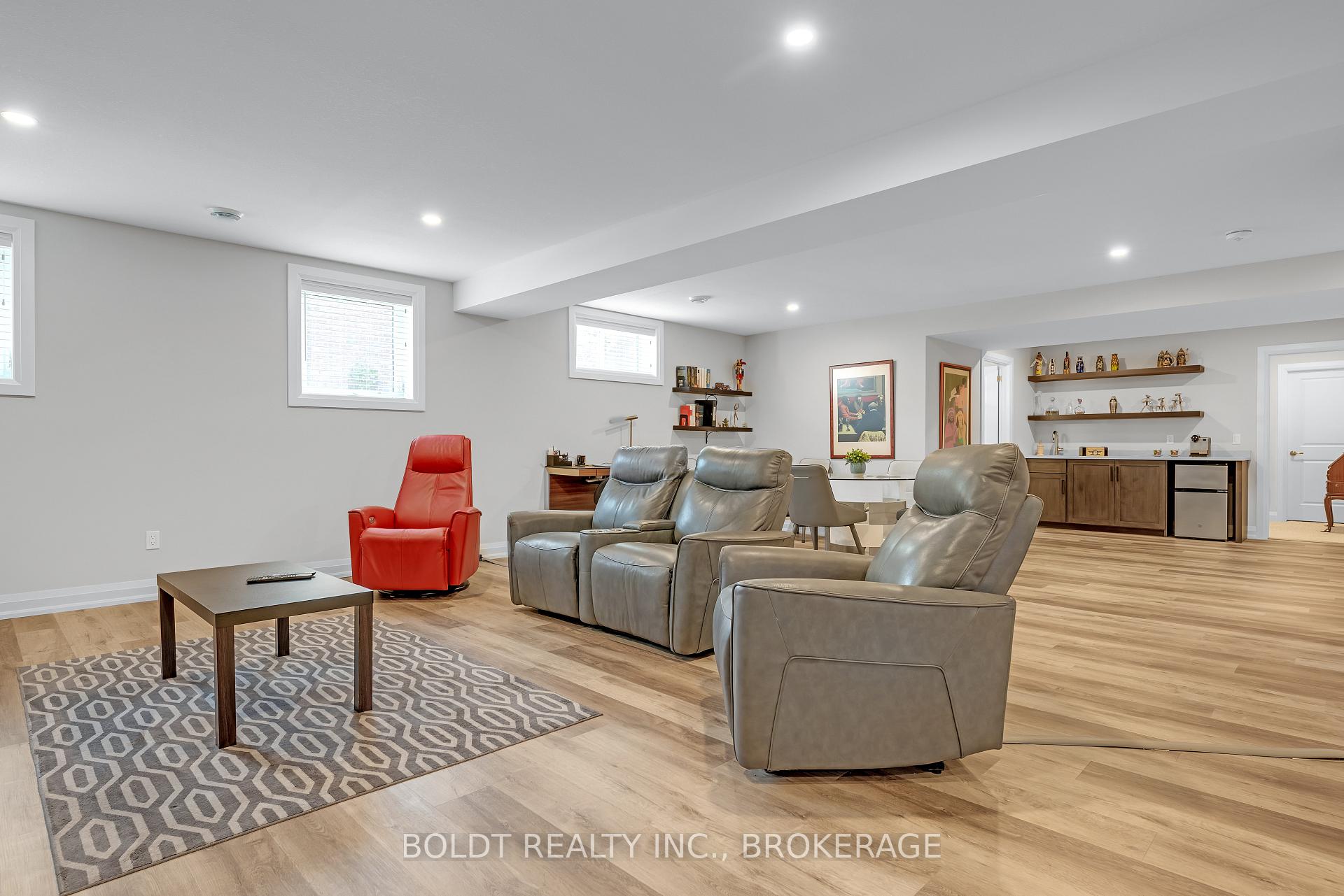 Photo 32 of 7 Emily Lane, Pelham, Fonthill — HOMEH