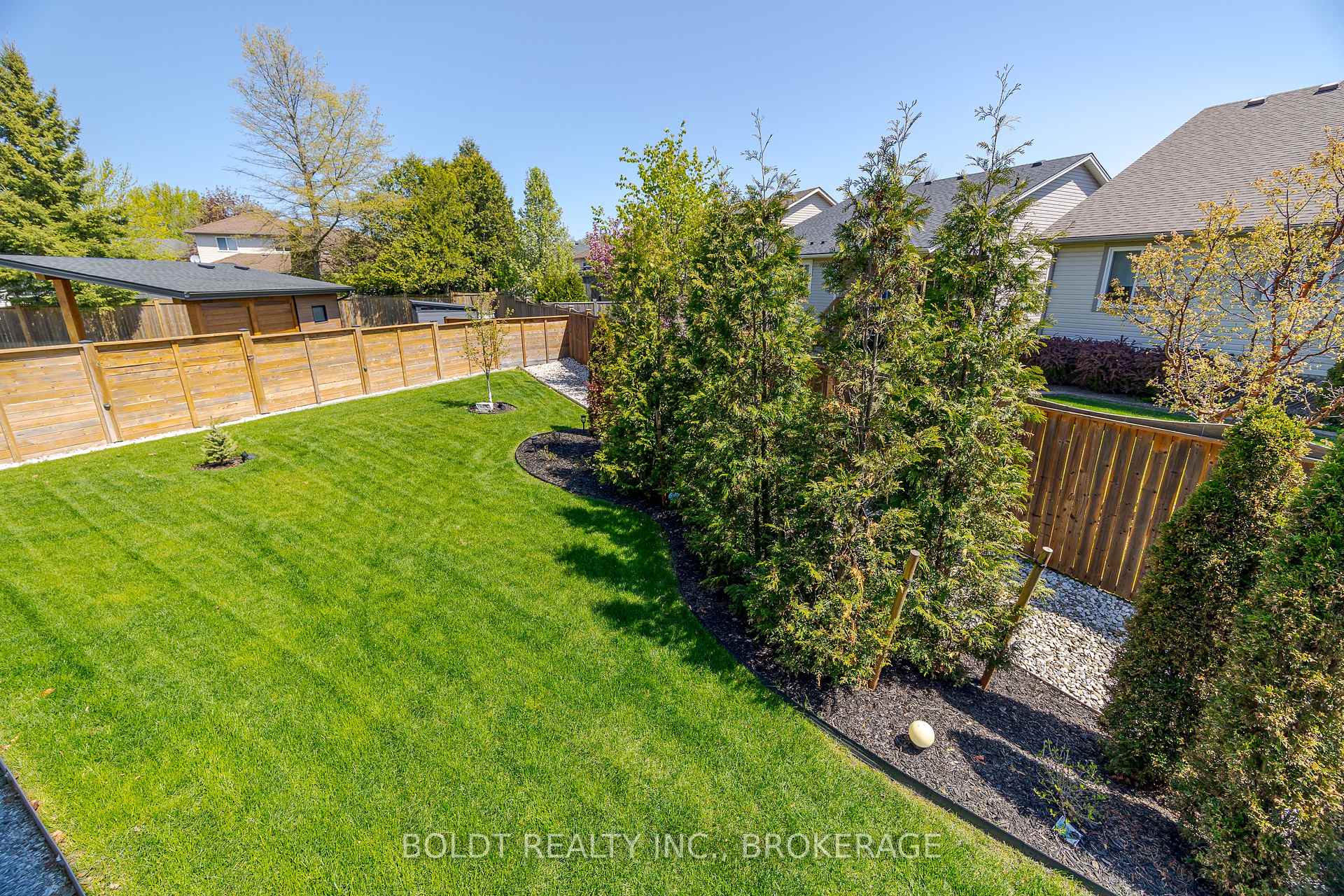 Photo 45 of 7 Emily Lane, Pelham, Fonthill — HOMEH