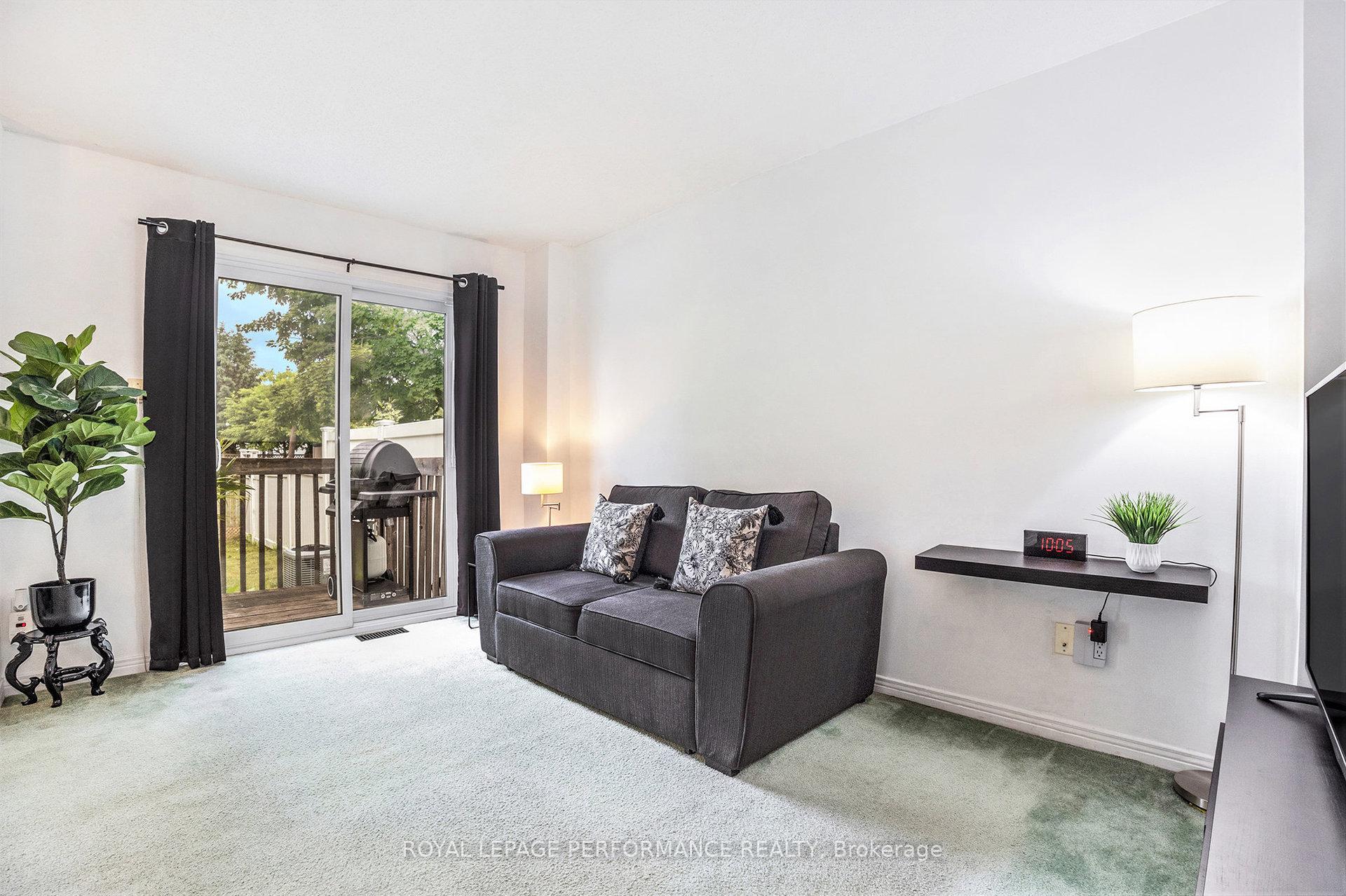 Photo 2 of 1512 Launay Avenue, Ottawa, Fallingbrook/Pineridge — HOMEH