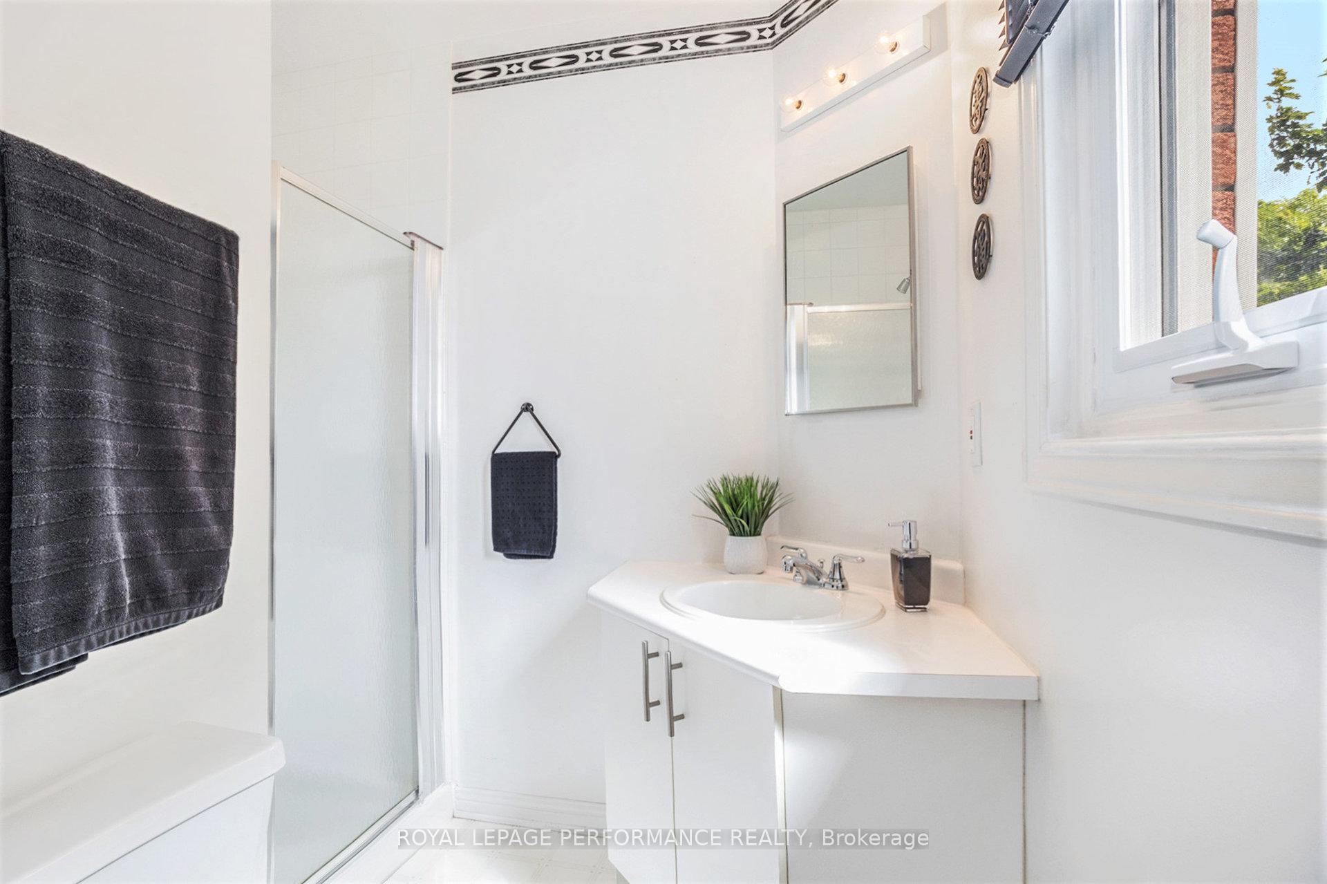 Photo 18 of 1512 Launay Avenue, Ottawa, Fallingbrook/Pineridge — HOMEH