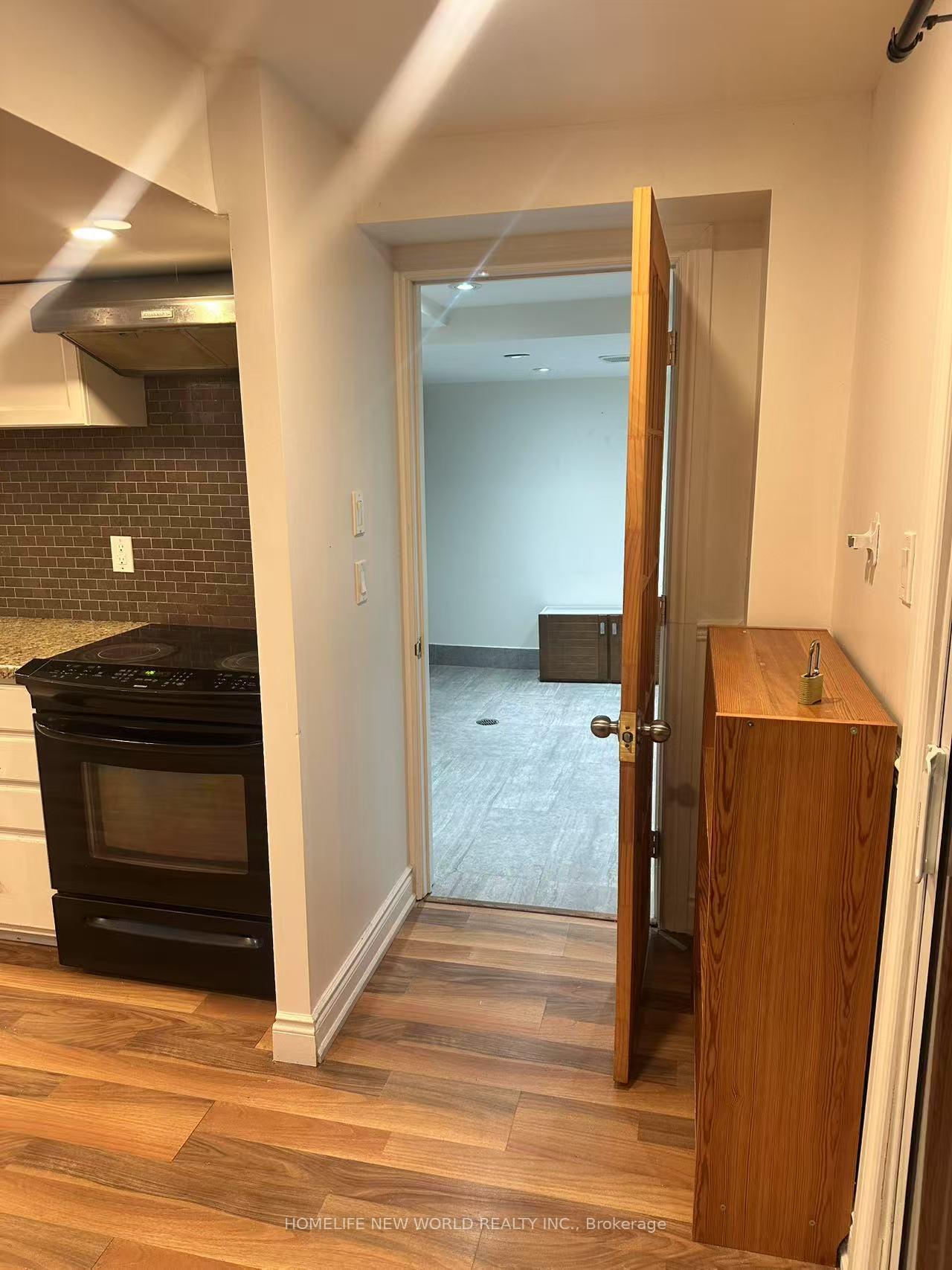 Photo 4 of Unit Basement, 175 Knapton Drive, Newmarket, Woodland Hill — HOMEH