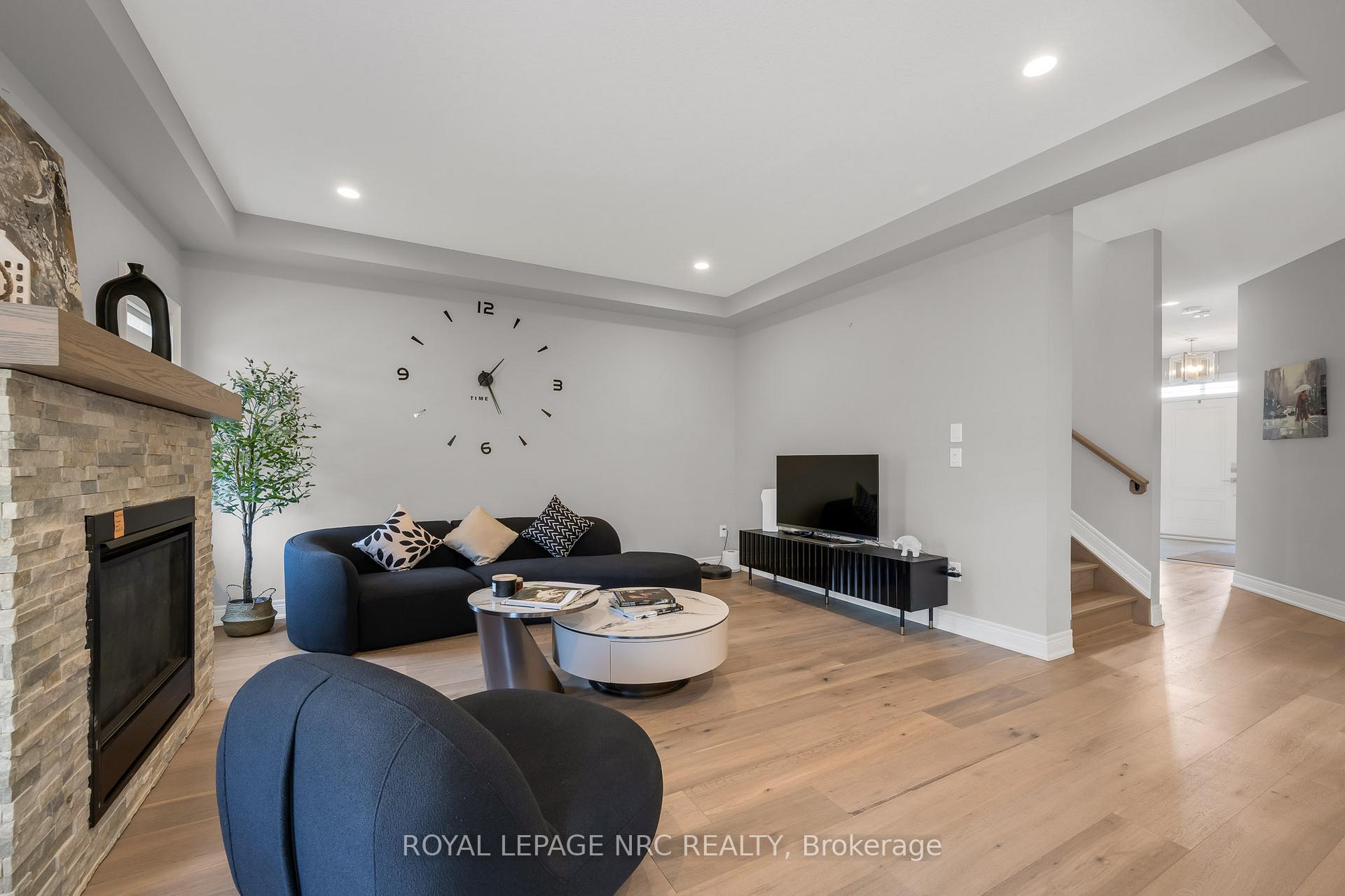 Photo 9 of 29 Abbott Place, Pelham, Fonthill — HOMEH