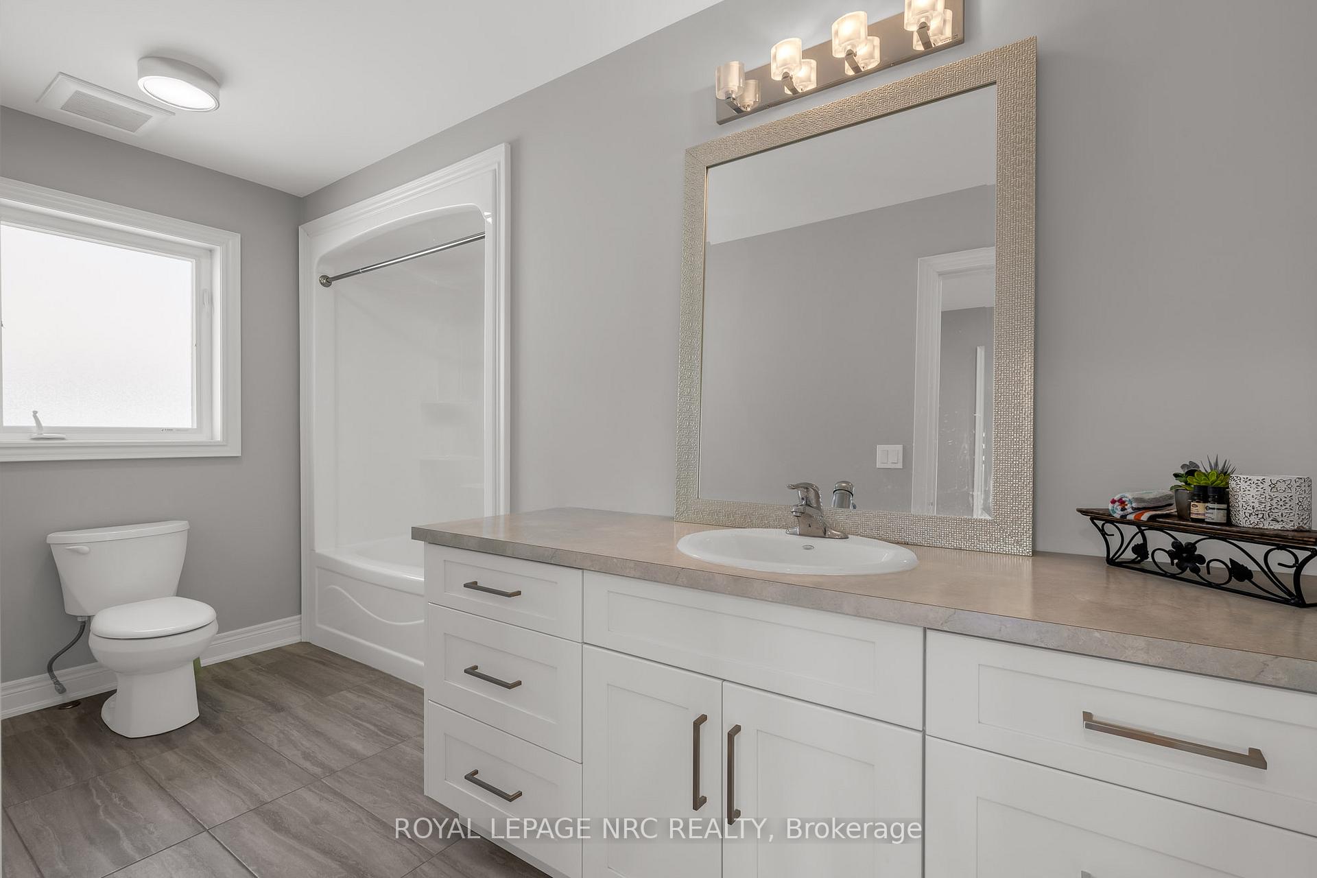 Photo 25 of 29 Abbott Place, Pelham, Fonthill — HOMEH