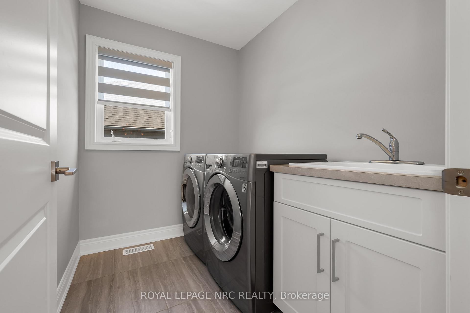 Photo 26 of 29 Abbott Place, Pelham, Fonthill — HOMEH