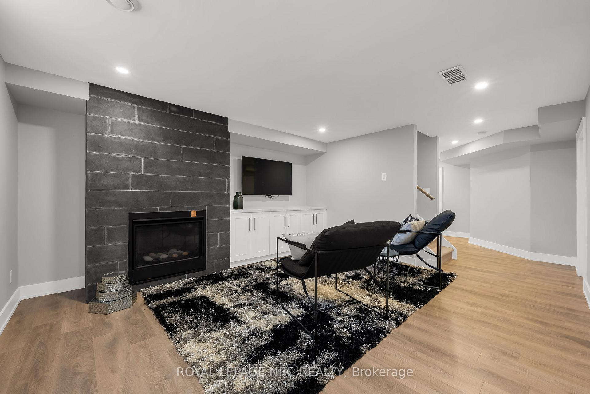 Photo 28 of 29 Abbott Place, Pelham, Fonthill — HOMEH