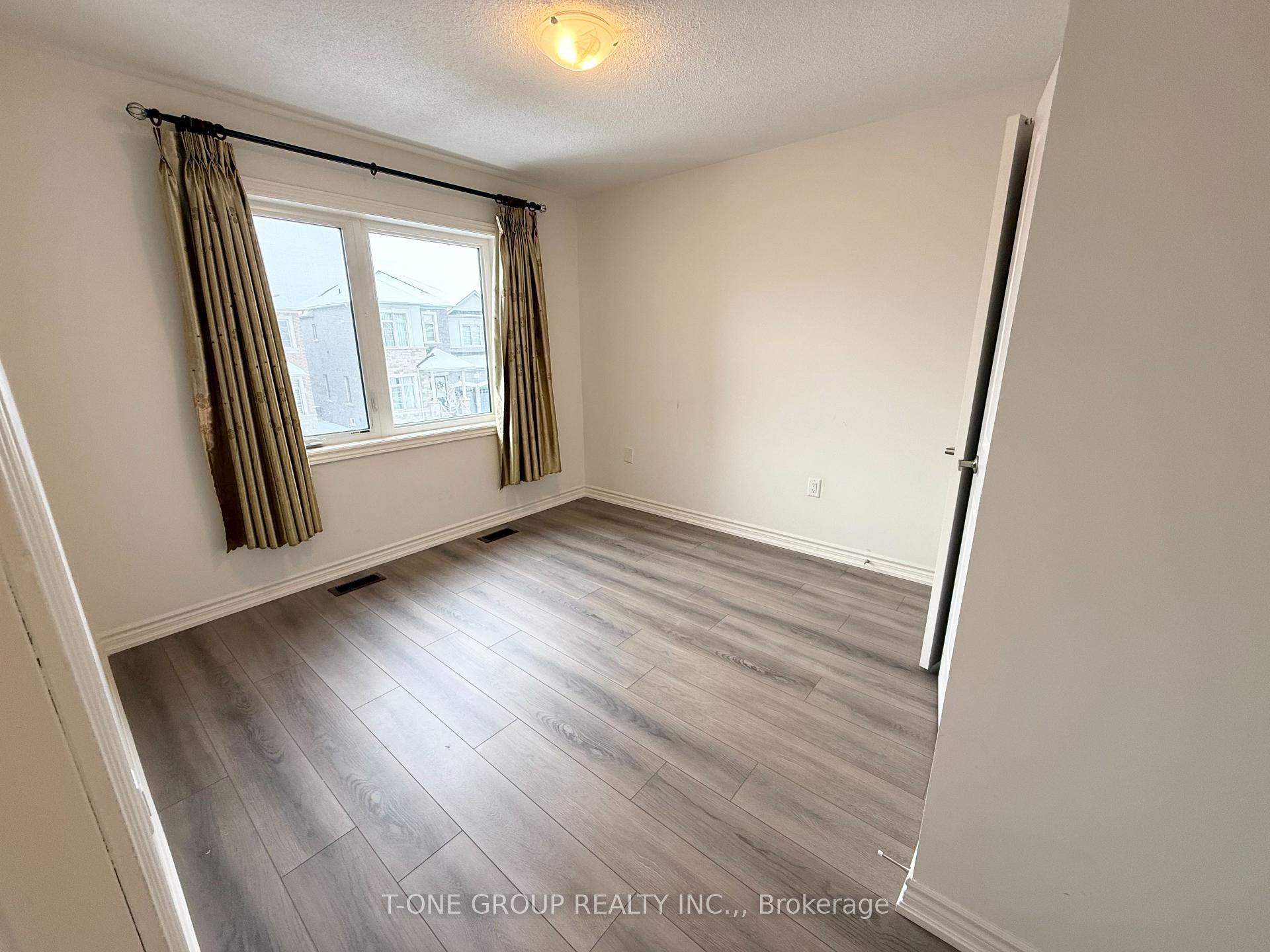 Photo 13 of 51 Willow Street, Markham, Wismer — HOMEH