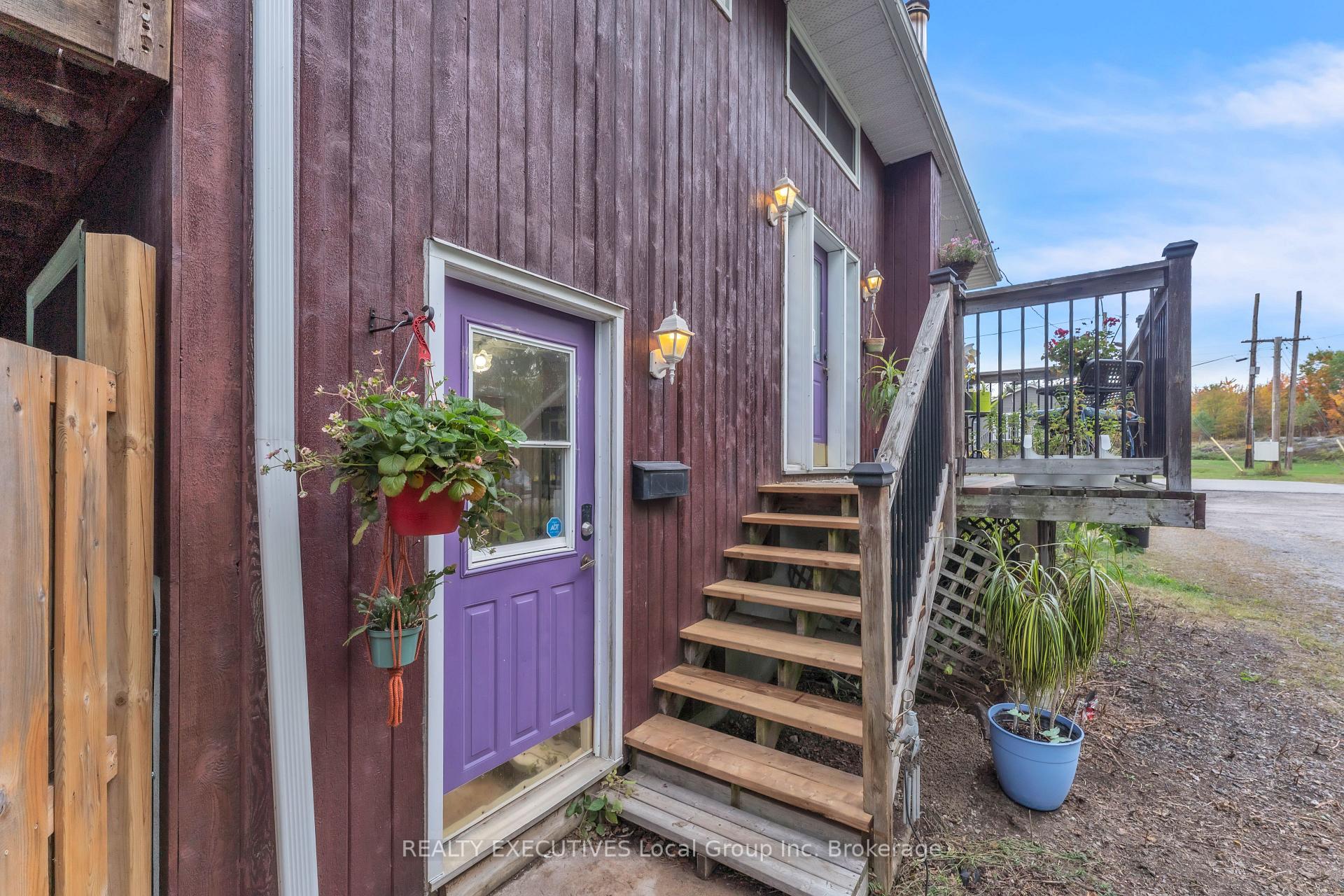Photo 4 of 729 Laurier Avenue, North Bay, Central — HOMEH