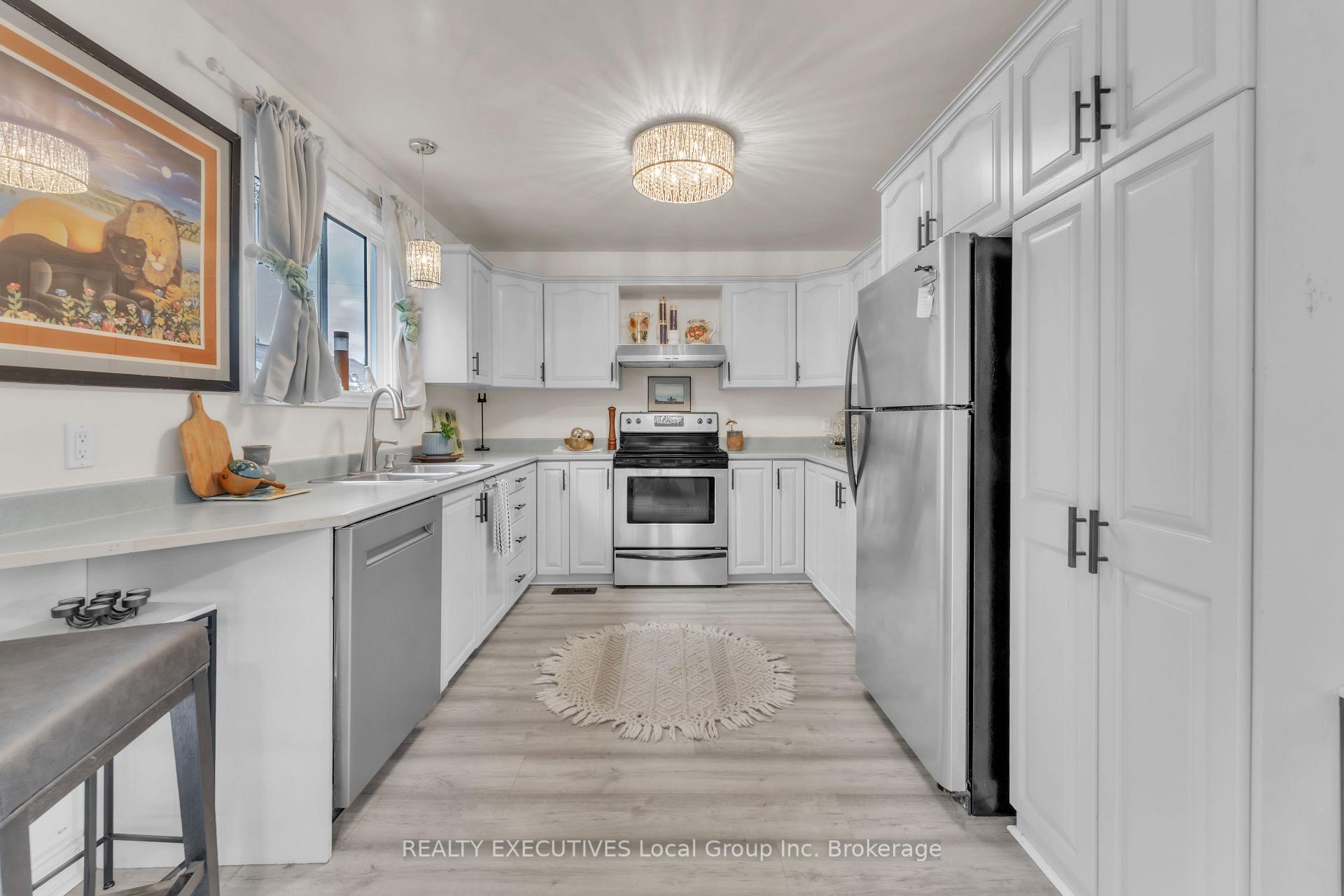 Photo 7 of 729 Laurier Avenue, North Bay, Central — HOMEH