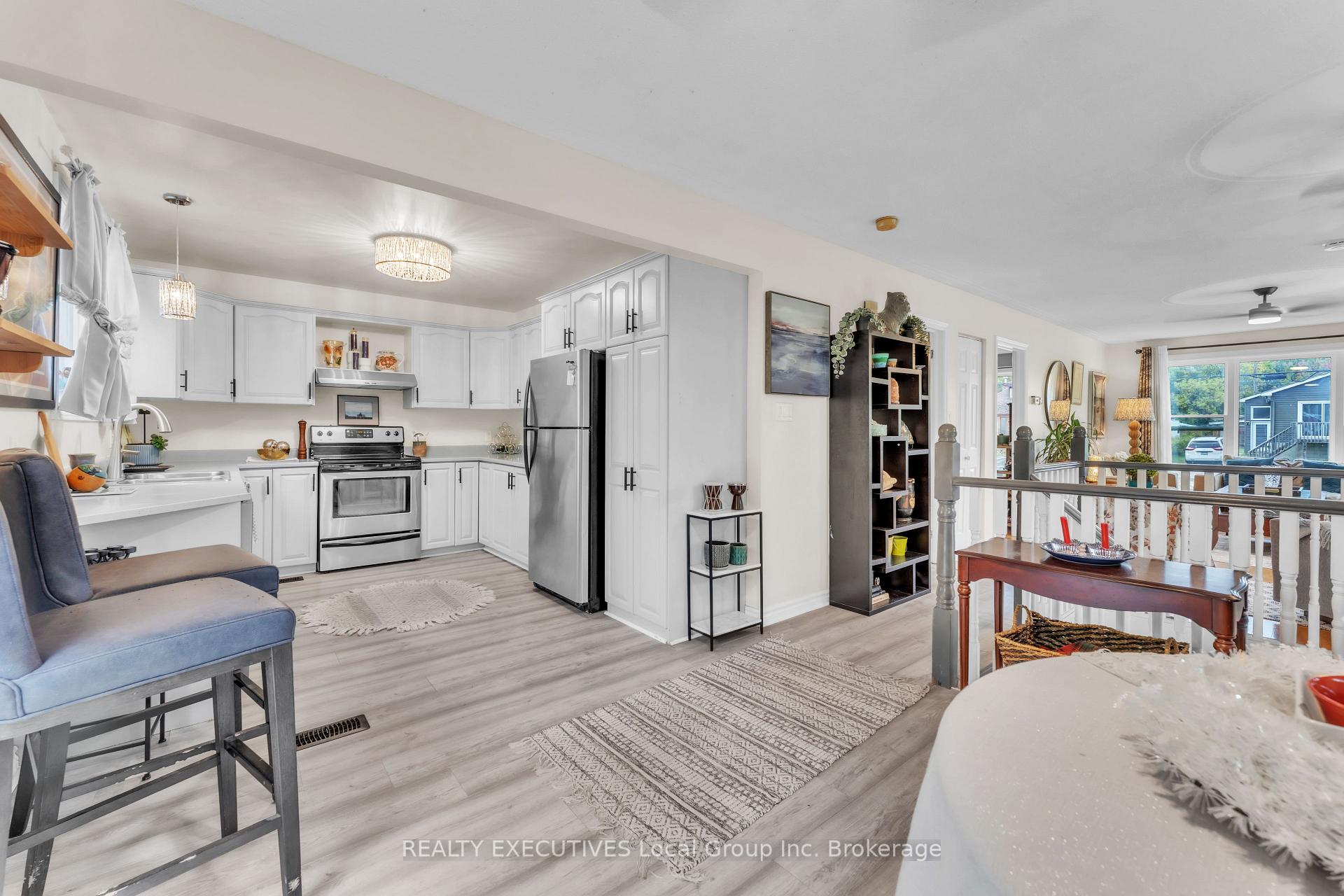 Photo 8 of 729 Laurier Avenue, North Bay, Central — HOMEH