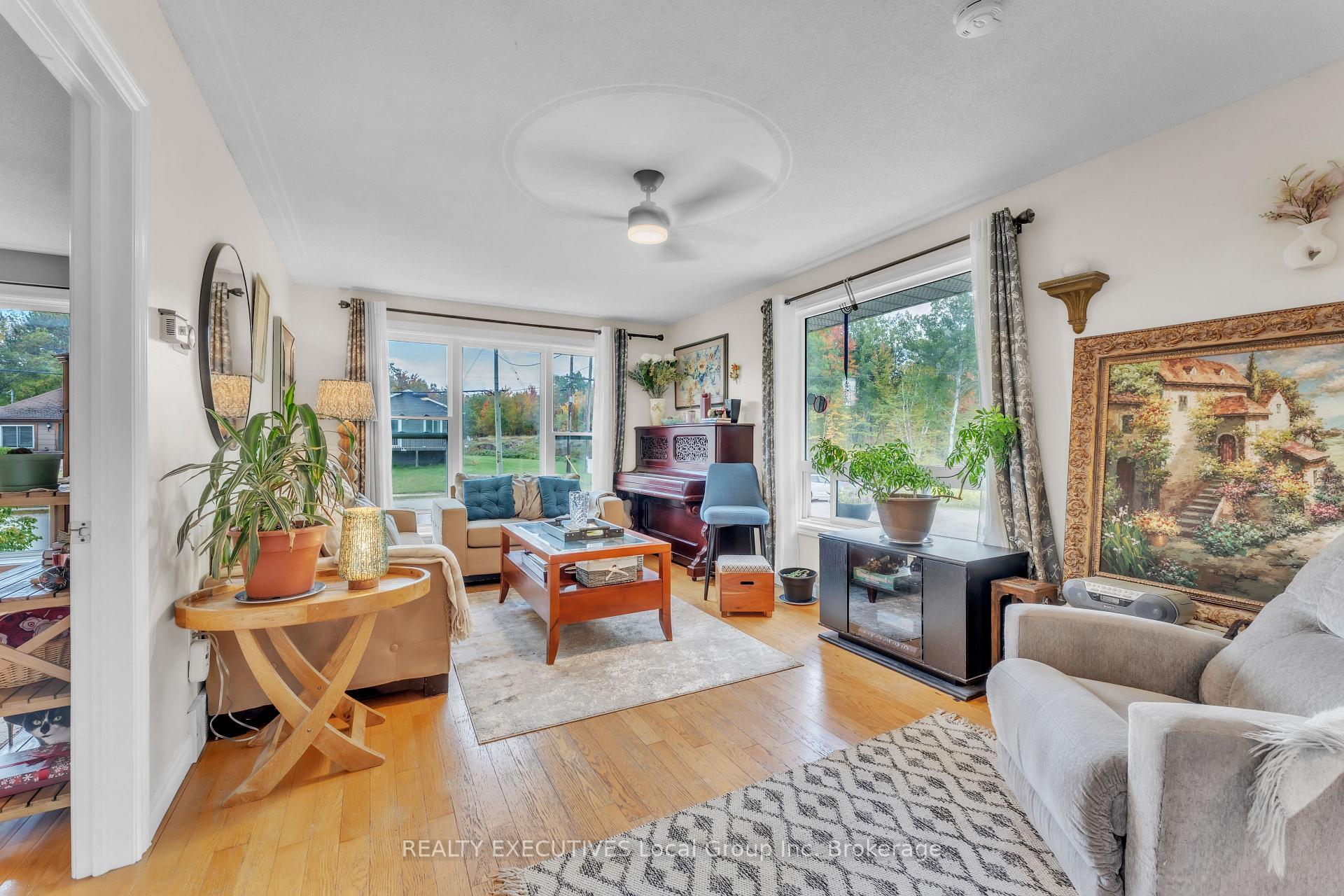 Photo 9 of 729 Laurier Avenue, North Bay, Central — HOMEH