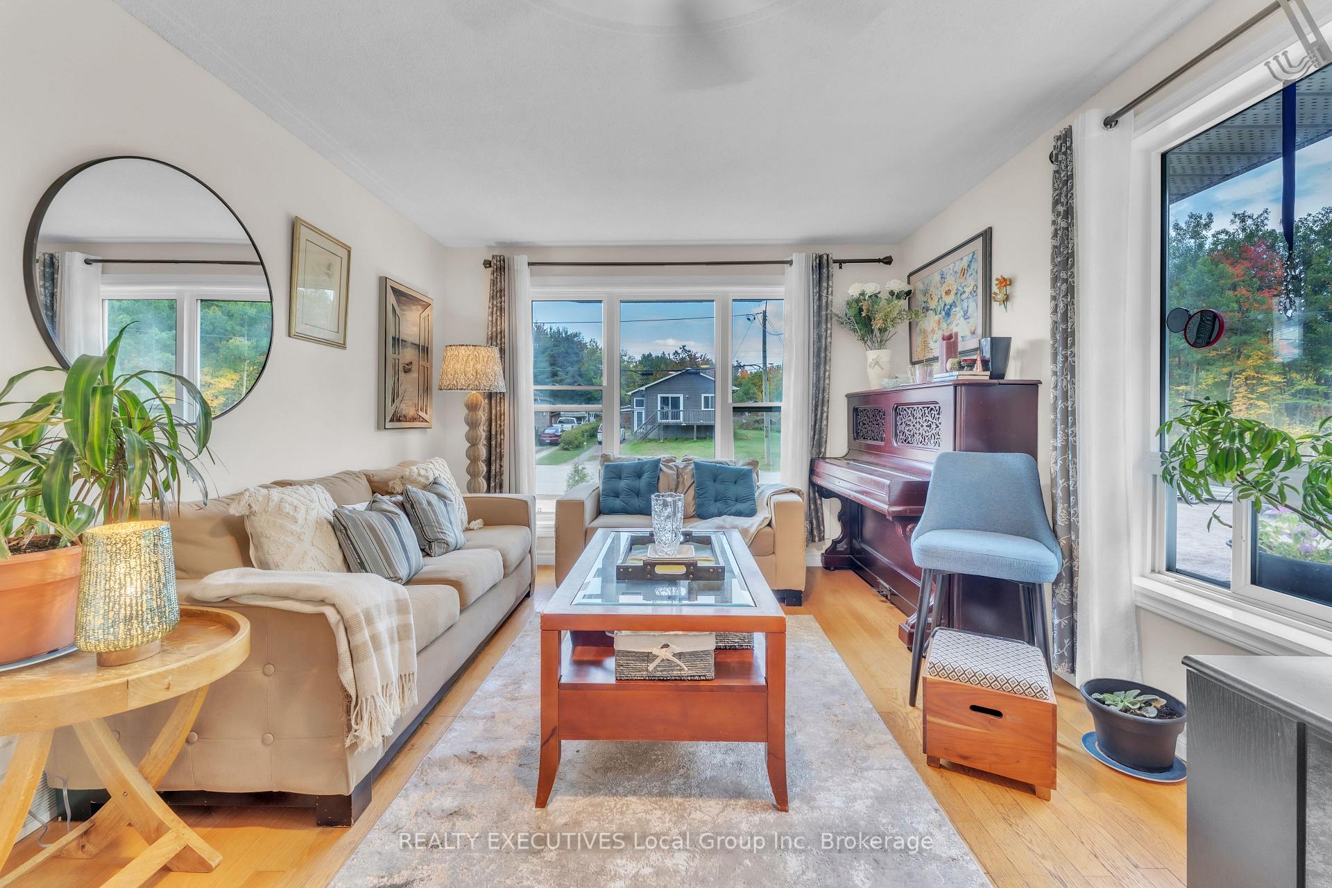 Photo 10 of 729 Laurier Avenue, North Bay, Central — HOMEH