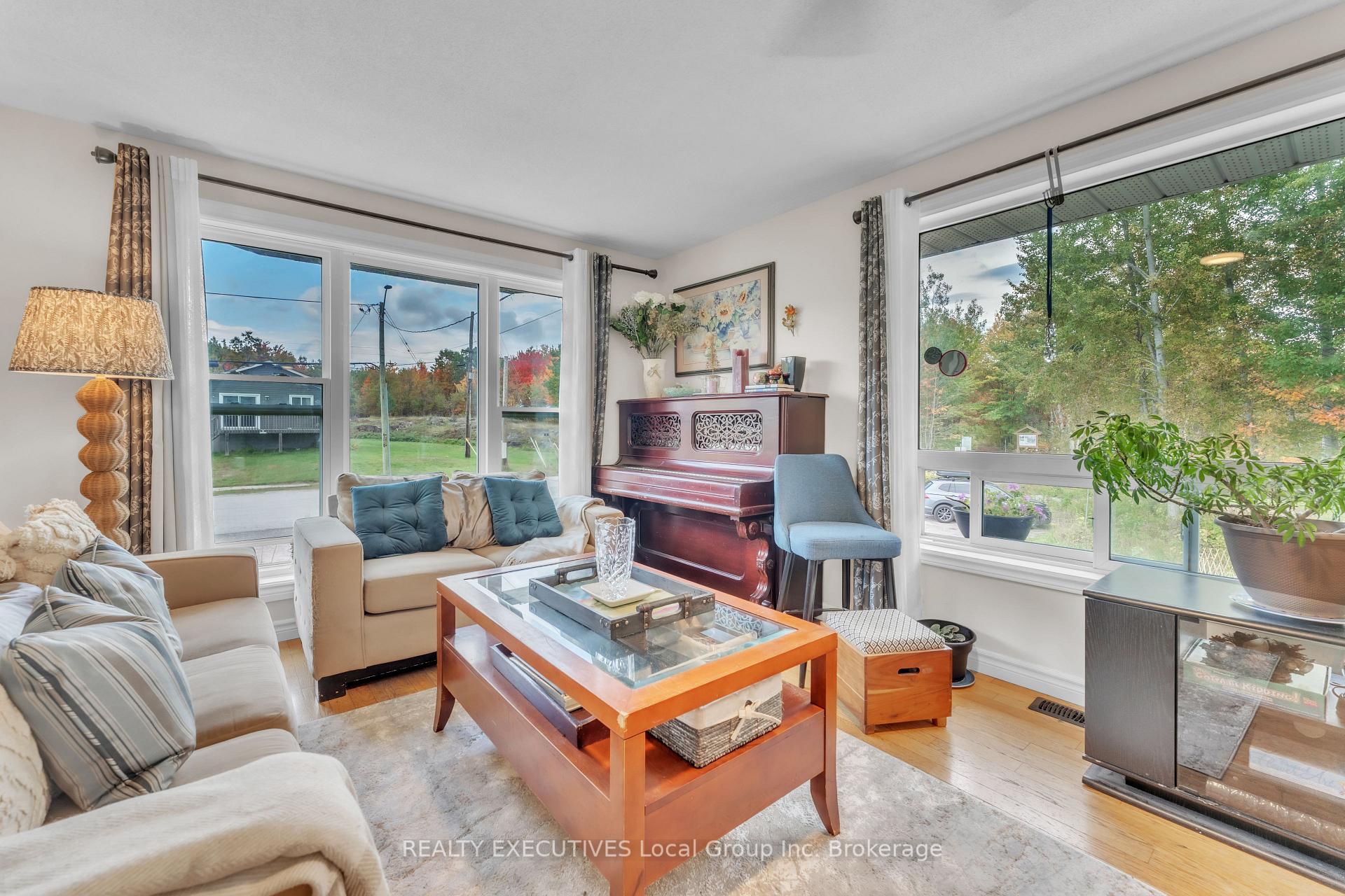 Photo 12 of 729 Laurier Avenue, North Bay, Central — HOMEH