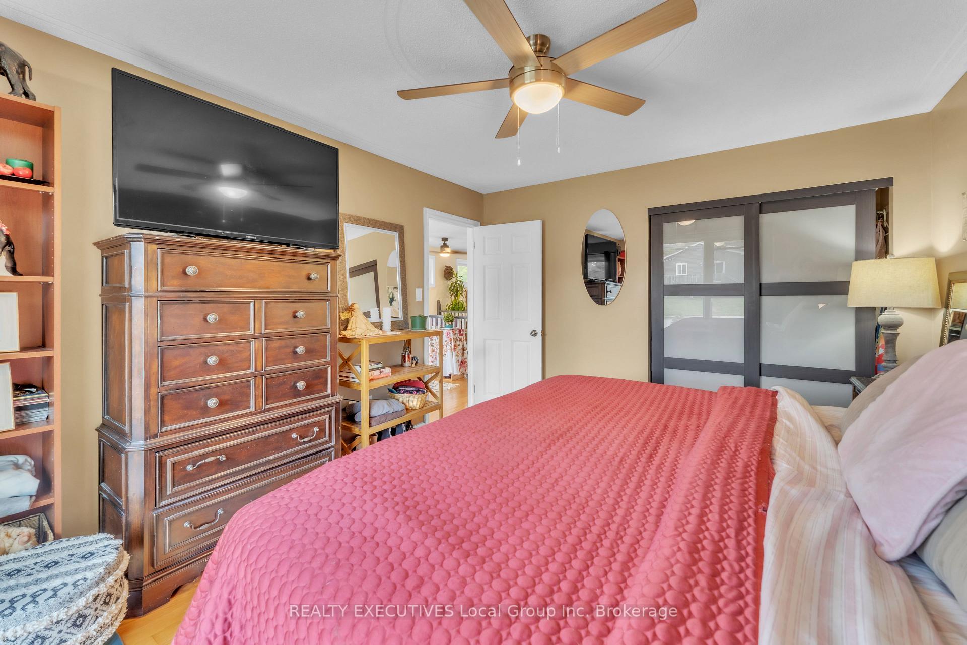 Photo 14 of 729 Laurier Avenue, North Bay, Central — HOMEH