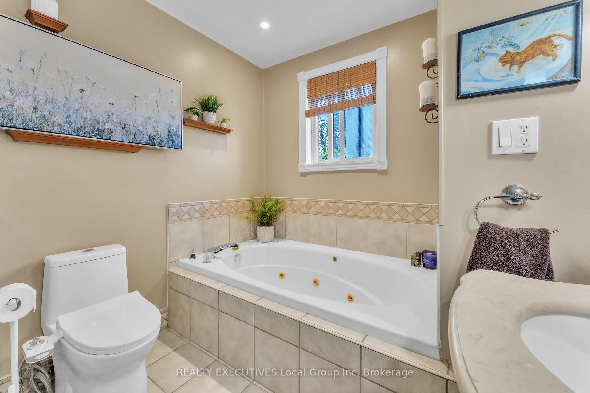 Photo 24 of 729 Laurier Avenue, North Bay, Central — HOMEH