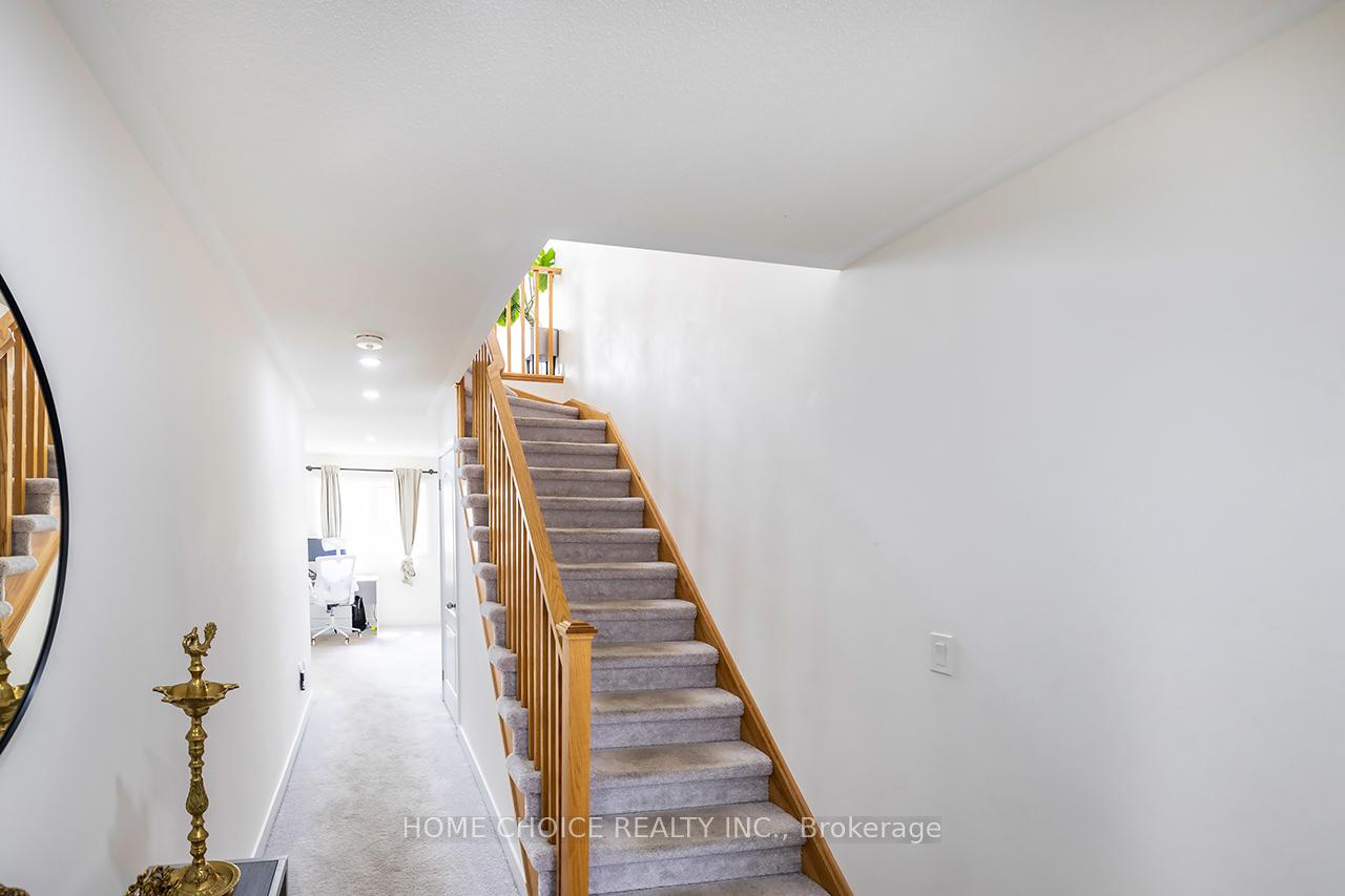 Photo 6 of 936 Kicking Horse Path, Oshawa, McLaughlin — HOMEH