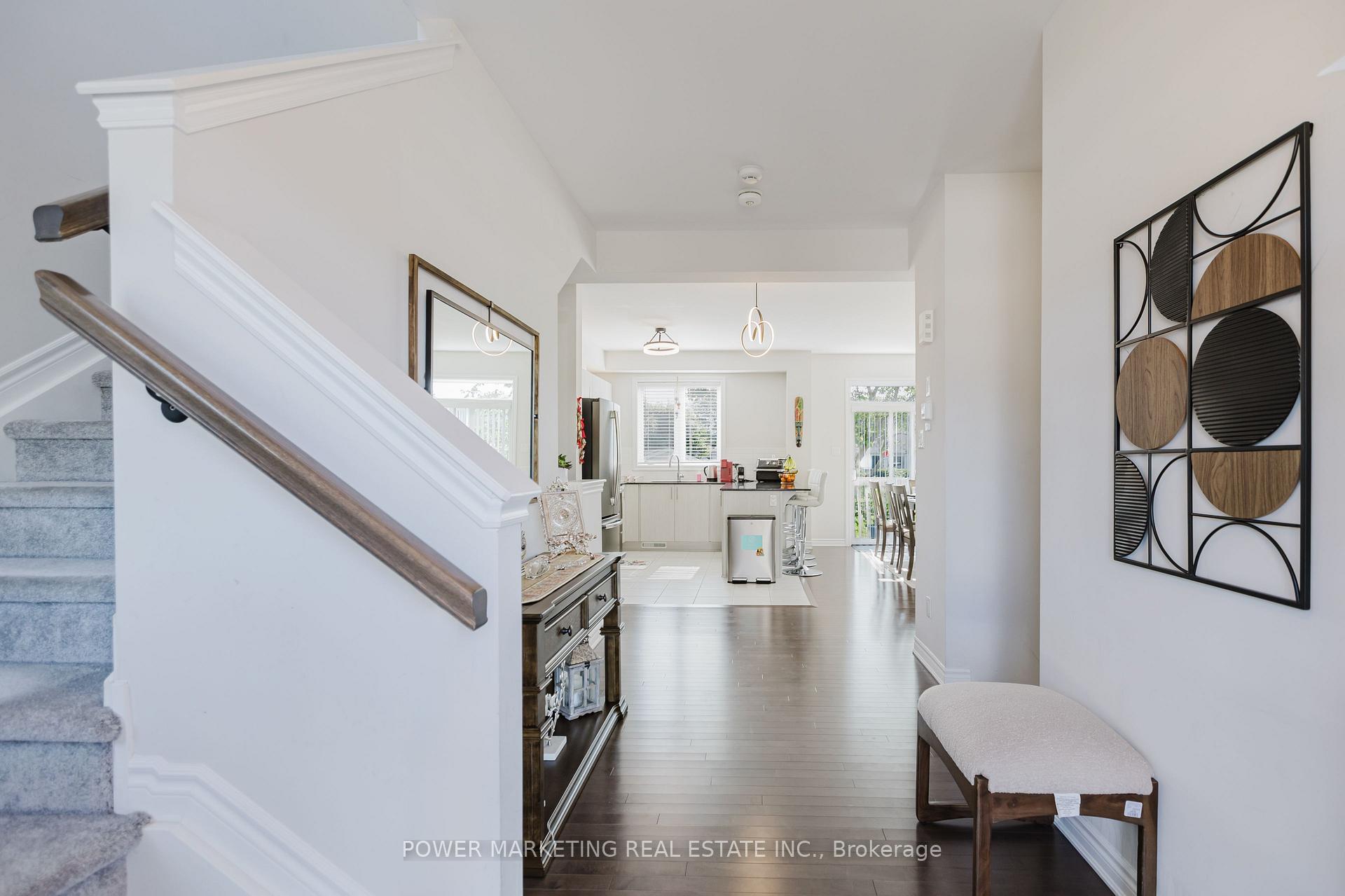 Photo 6 of 526 Ponthieu Circle, Ottawa, Chapel Hill South - Orleans Village — HOMEH