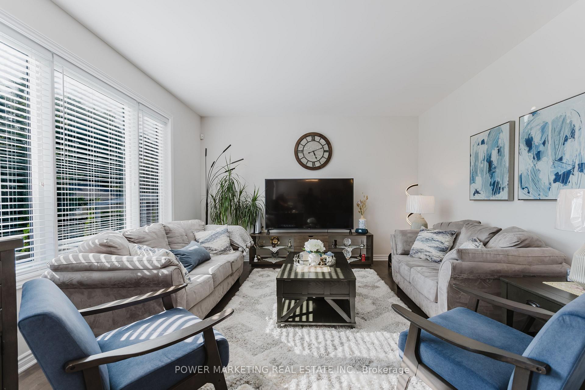 Photo 15 of 526 Ponthieu Circle, Ottawa, Chapel Hill South - Orleans Village — HOMEH