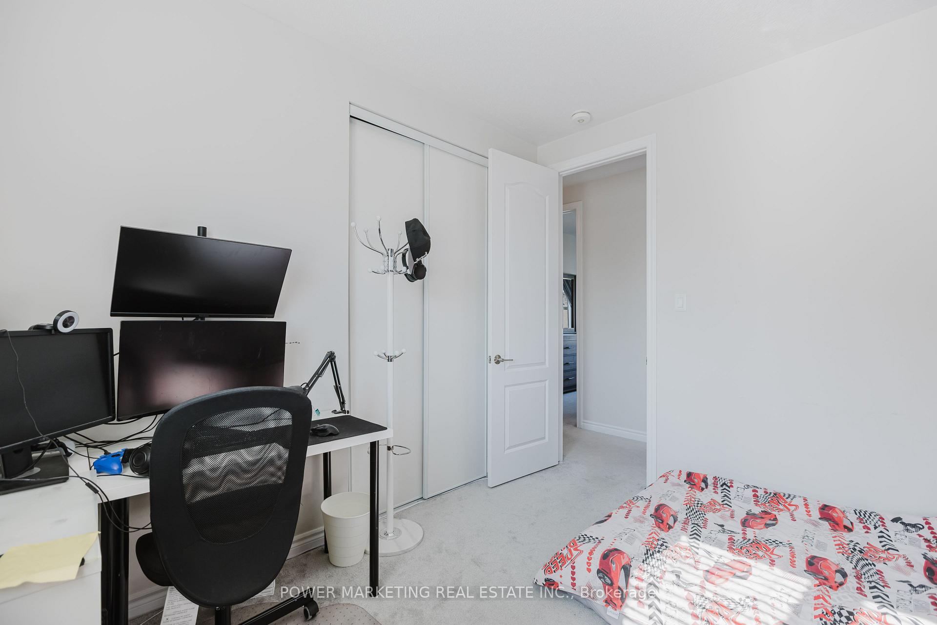 Photo 17 of 526 Ponthieu Circle, Ottawa, Chapel Hill South - Orleans Village — HOMEH