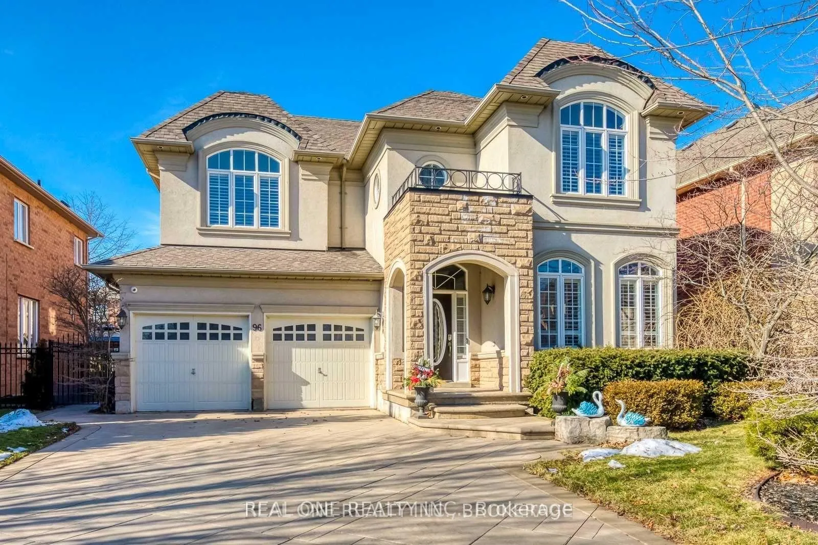 Front of 96 Spring Azure Crescent