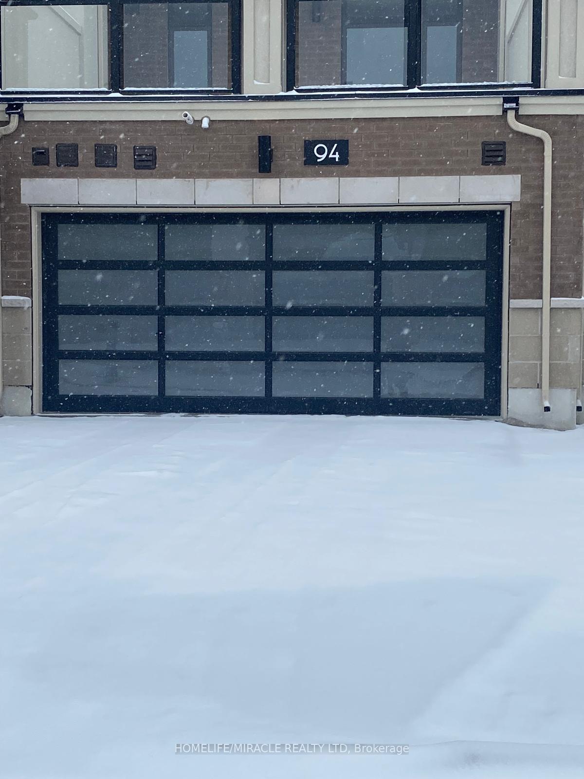 Photo 2 of 94 Robert Eaton Avenue, Markham, Middlefield — HOMEH