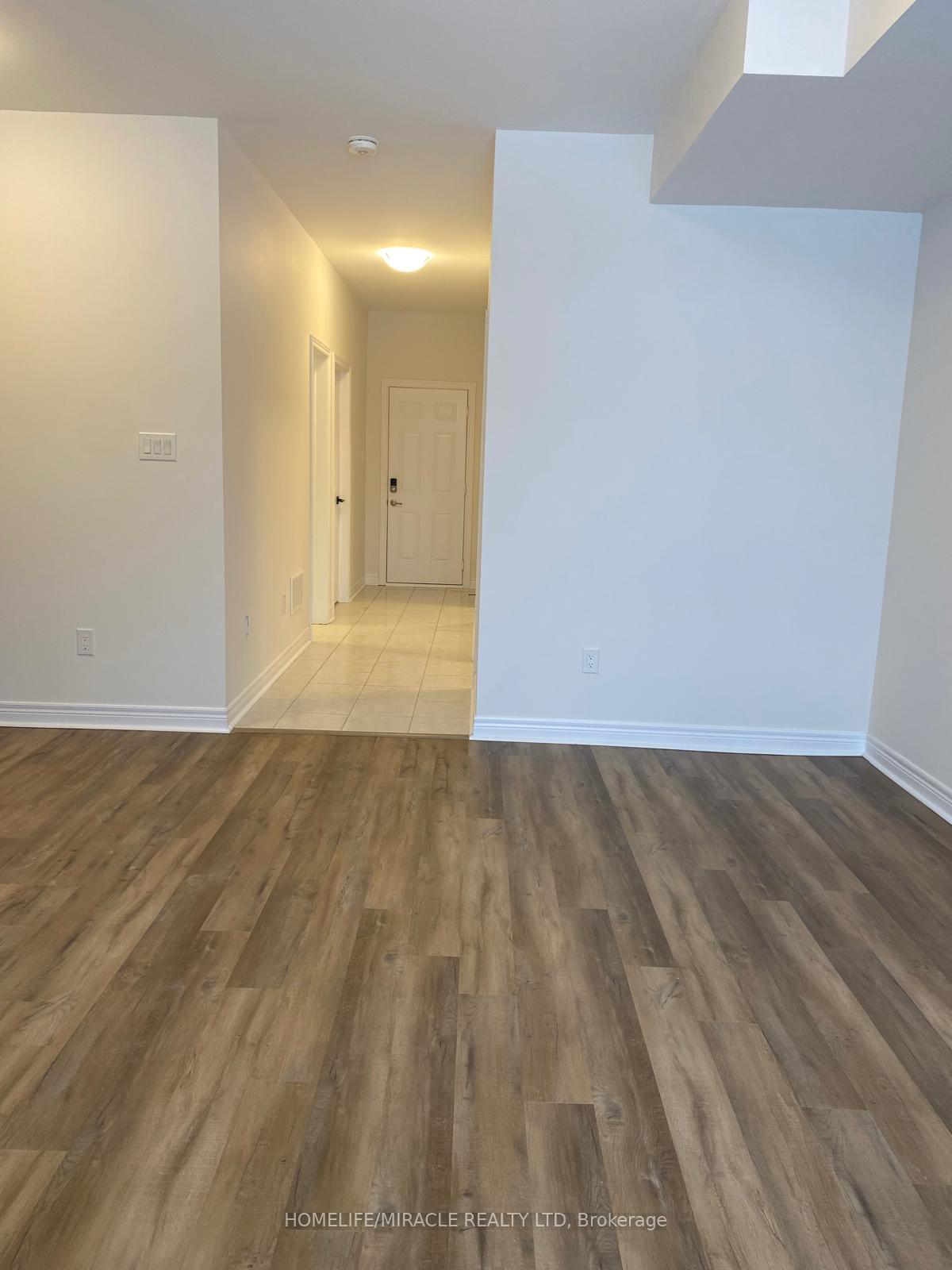 Photo 5 of 94 Robert Eaton Avenue, Markham, Middlefield — HOMEH