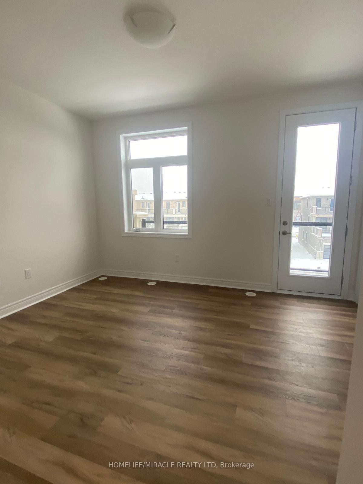 Photo 10 of 94 Robert Eaton Avenue, Markham, Middlefield — HOMEH