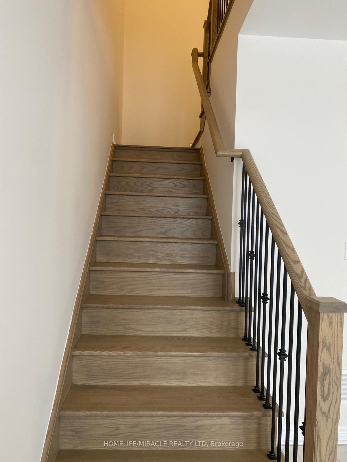 Photo 20 of 94 Robert Eaton Avenue, Markham, Middlefield — HOMEH