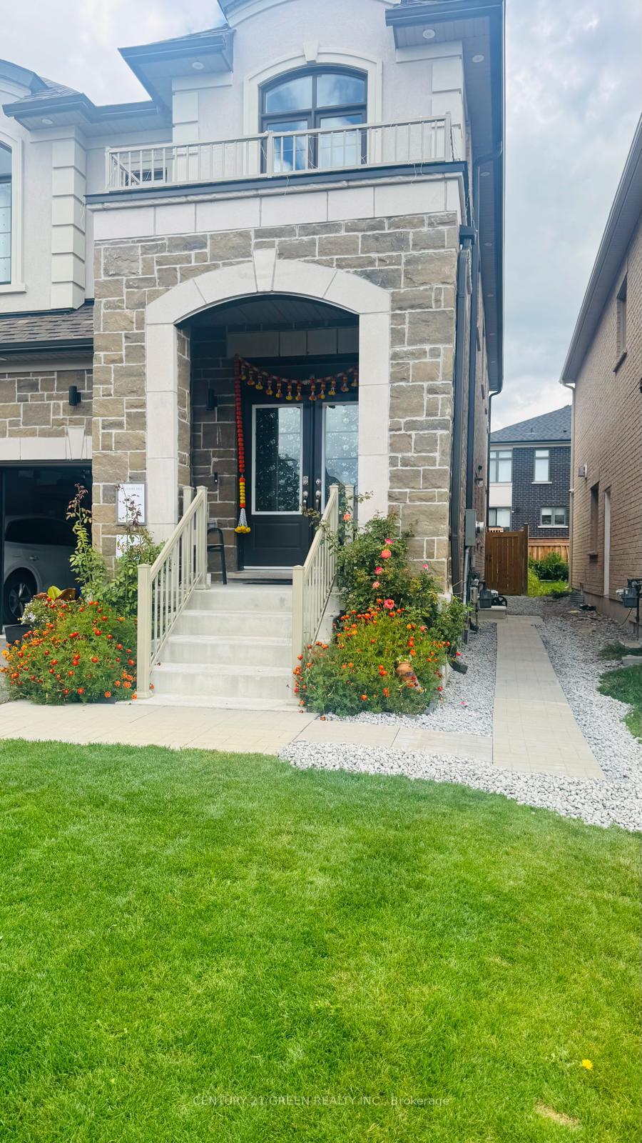Front of Unit Bsmt, 229 Fleetwood Drive