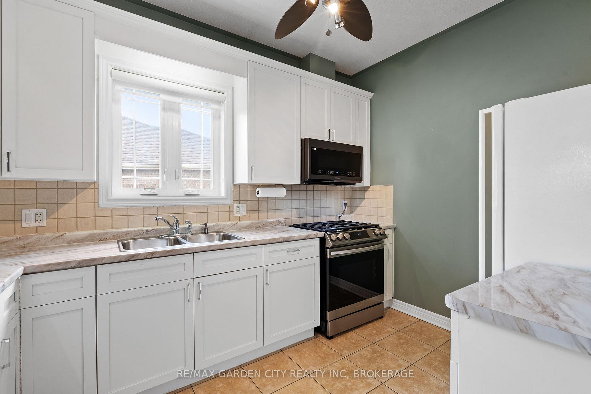 Photo 6 of 39 Willson Crossing Court, Pelham, Fonthill — HOMEH