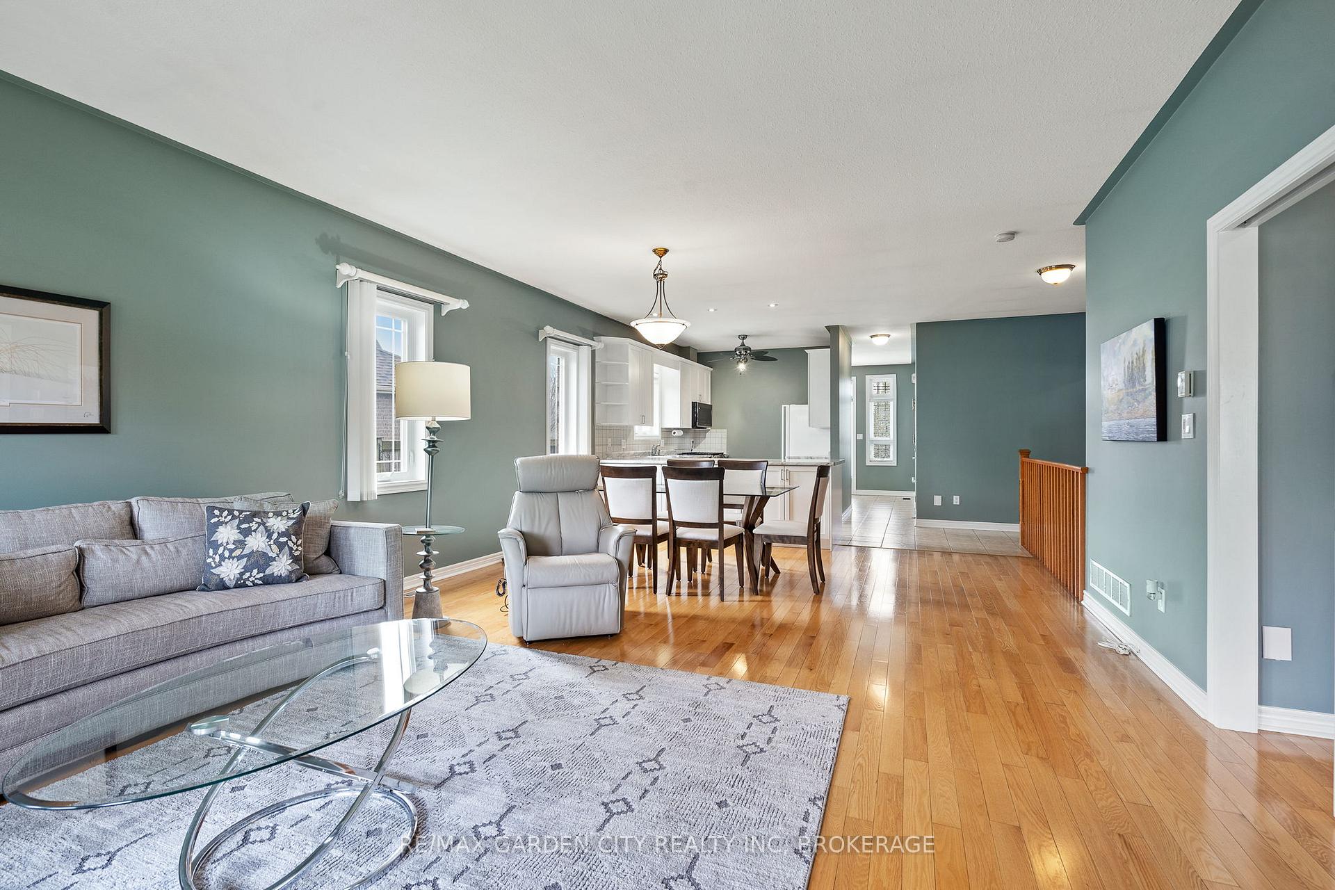 Photo 10 of 39 Willson Crossing Court, Pelham, Fonthill — HOMEH