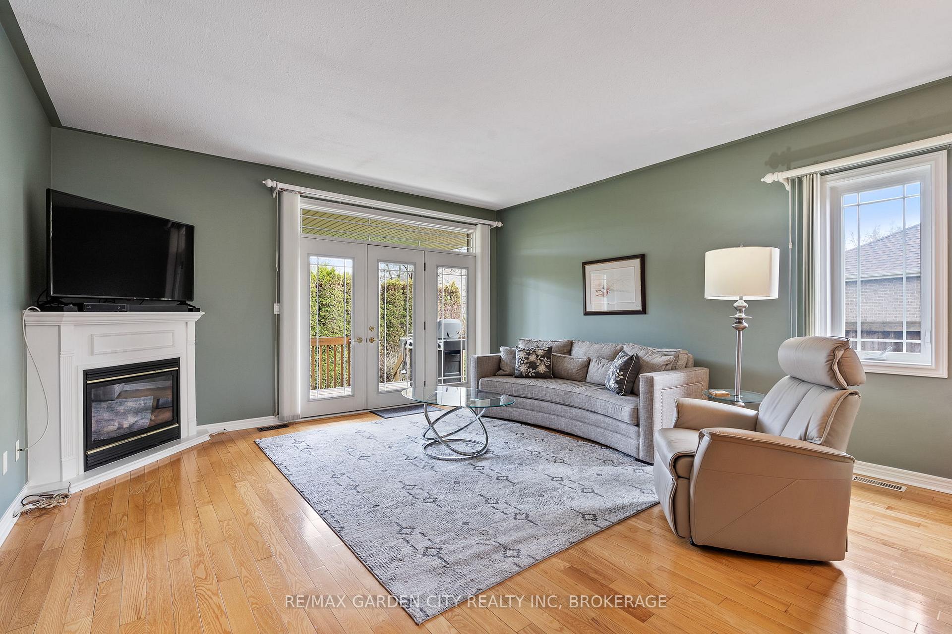 Photo 11 of 39 Willson Crossing Court, Pelham, Fonthill — HOMEH