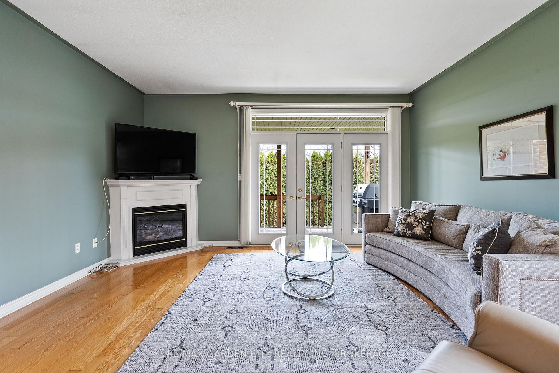 Photo 12 of 39 Willson Crossing Court, Pelham, Fonthill — HOMEH