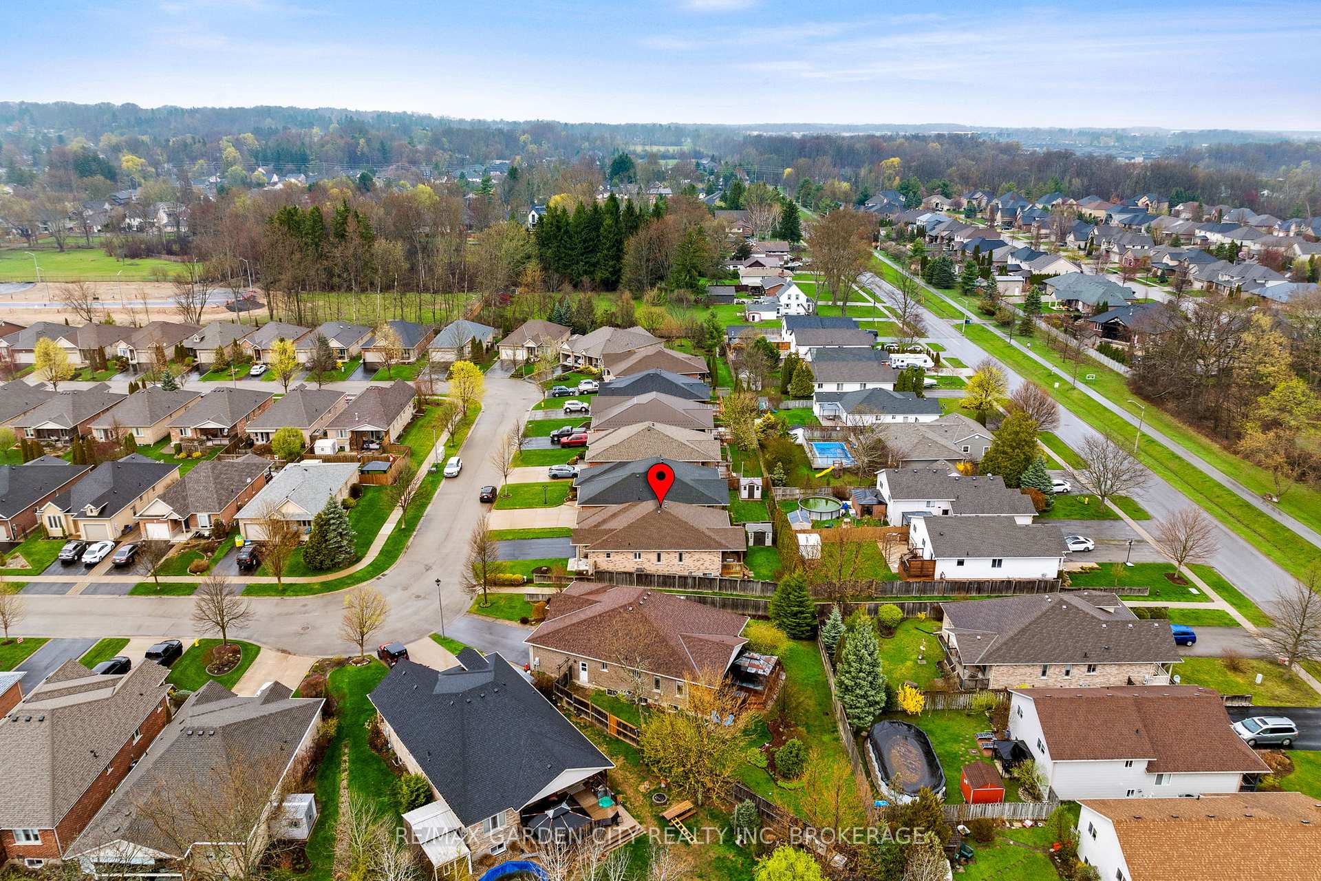 Photo 38 of 39 Willson Crossing Court, Pelham, Fonthill — HOMEH